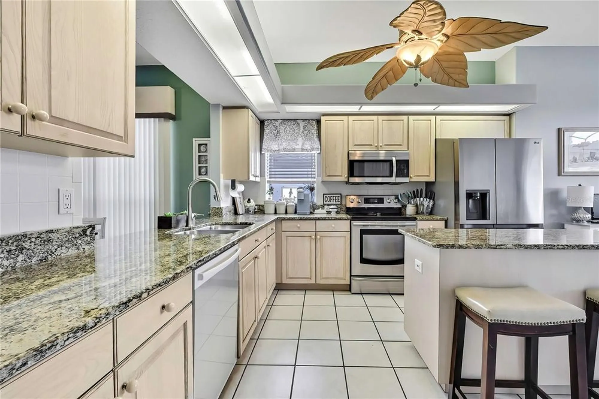 Property Slideshow image 18 of 58 | 8472 maybelle dr, Weeki Wachee, FL, 34613