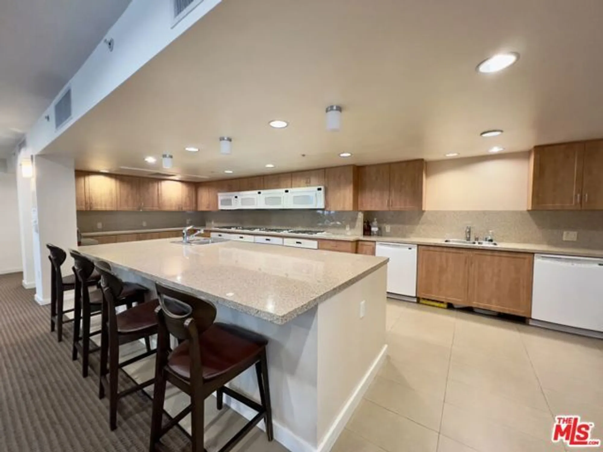 Property Slideshow image 28 of 45 | 267 s san pedro st 221, Los Angeles, CA, 90012