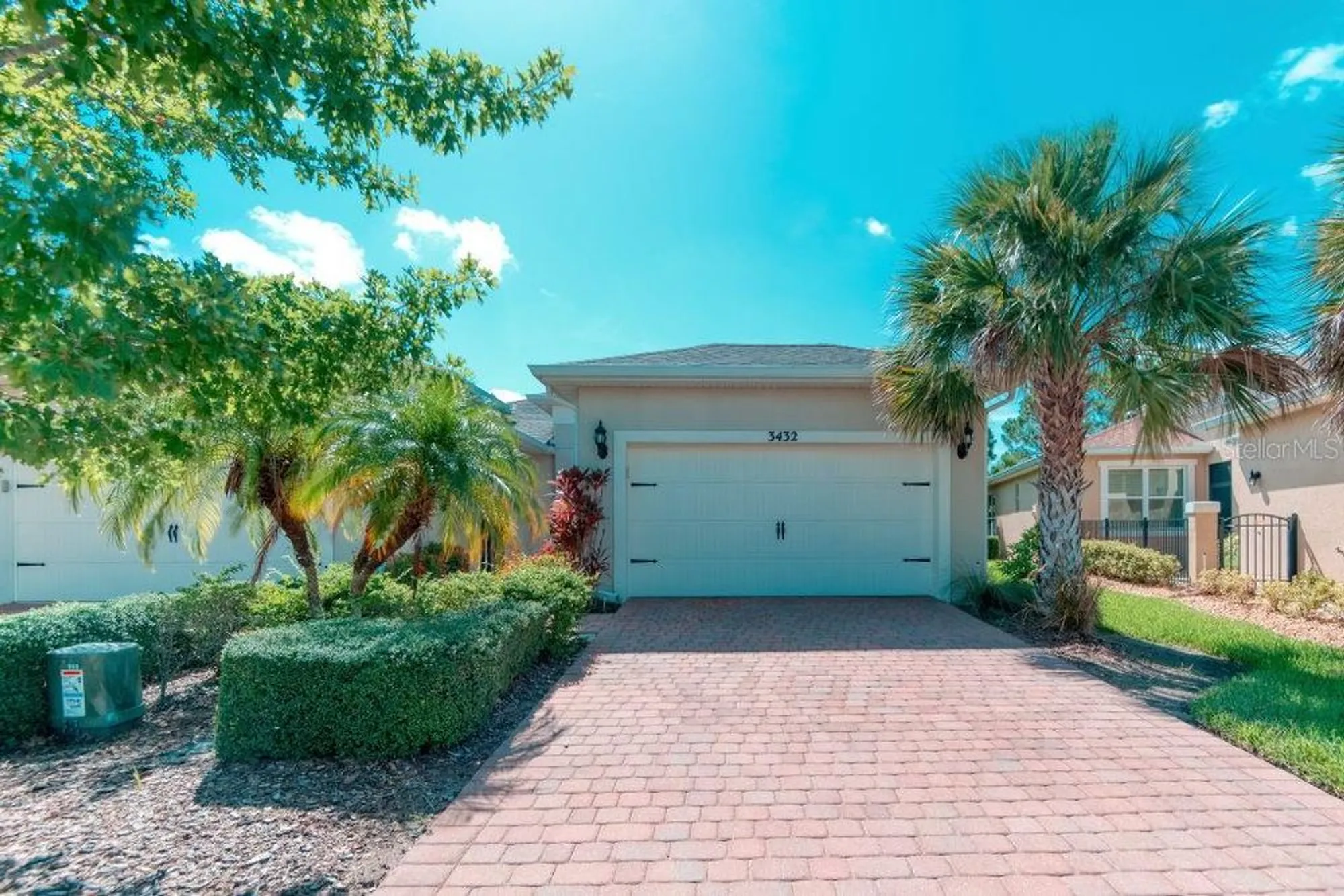 Property Slideshow image 3 of 43 | 3432 fallbrook dr, Poinciana, FL, 34759