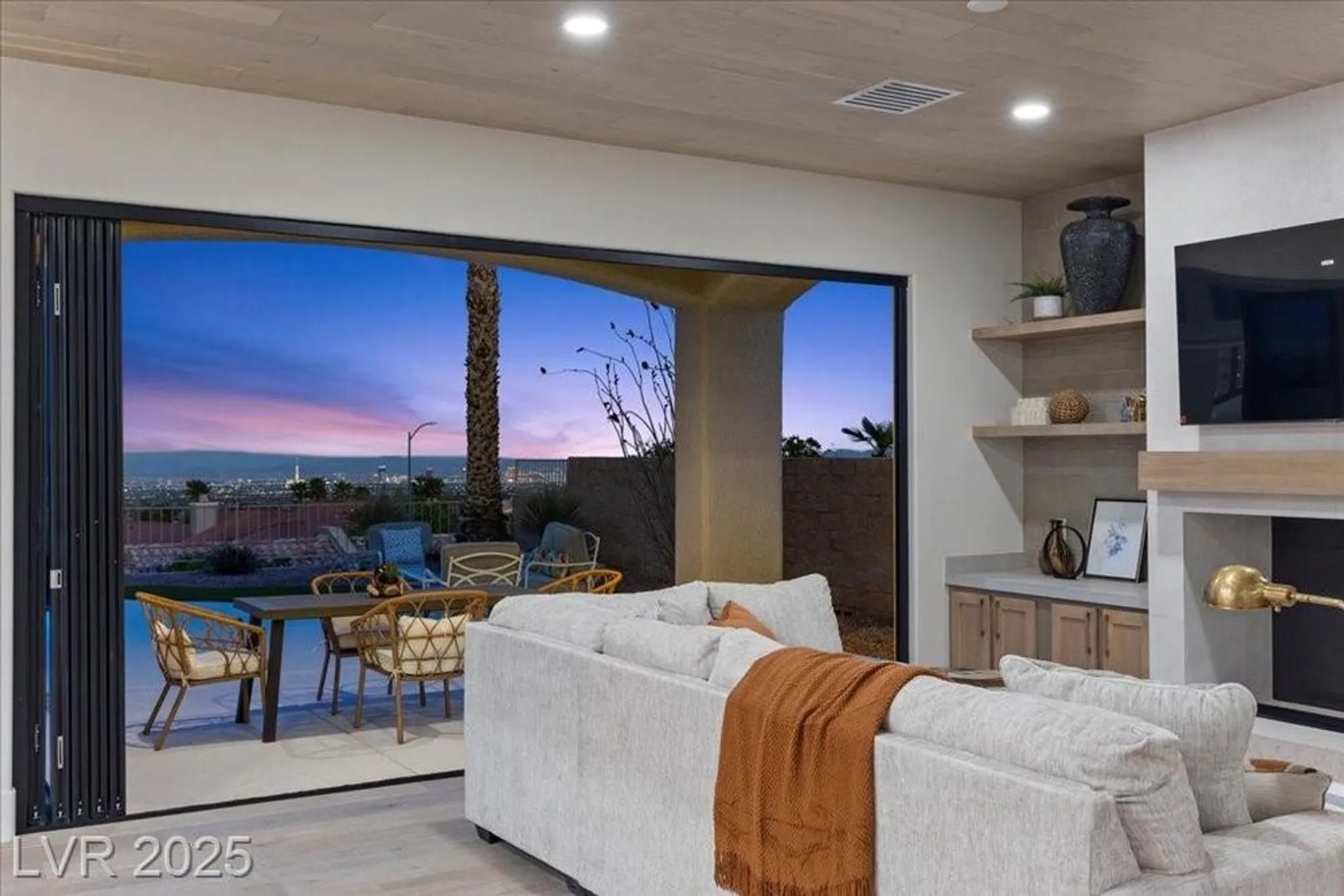 Property Slideshow image 1 of 78 | 2508 faiss dr, Las Vegas, NV, 89134