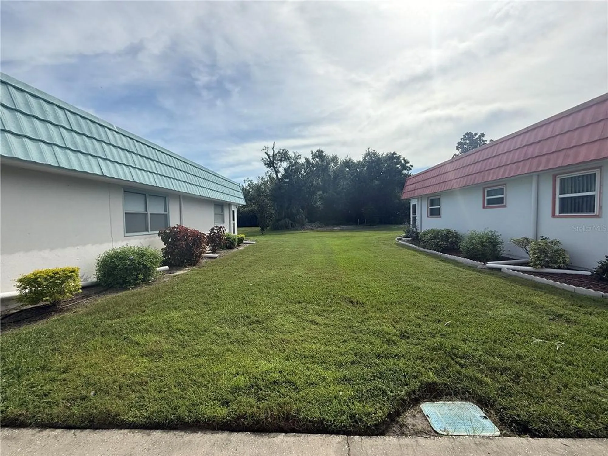 Property Slideshow image 3 of 23 | 1802 bedford ln 7, Sun City Center, FL, 33573