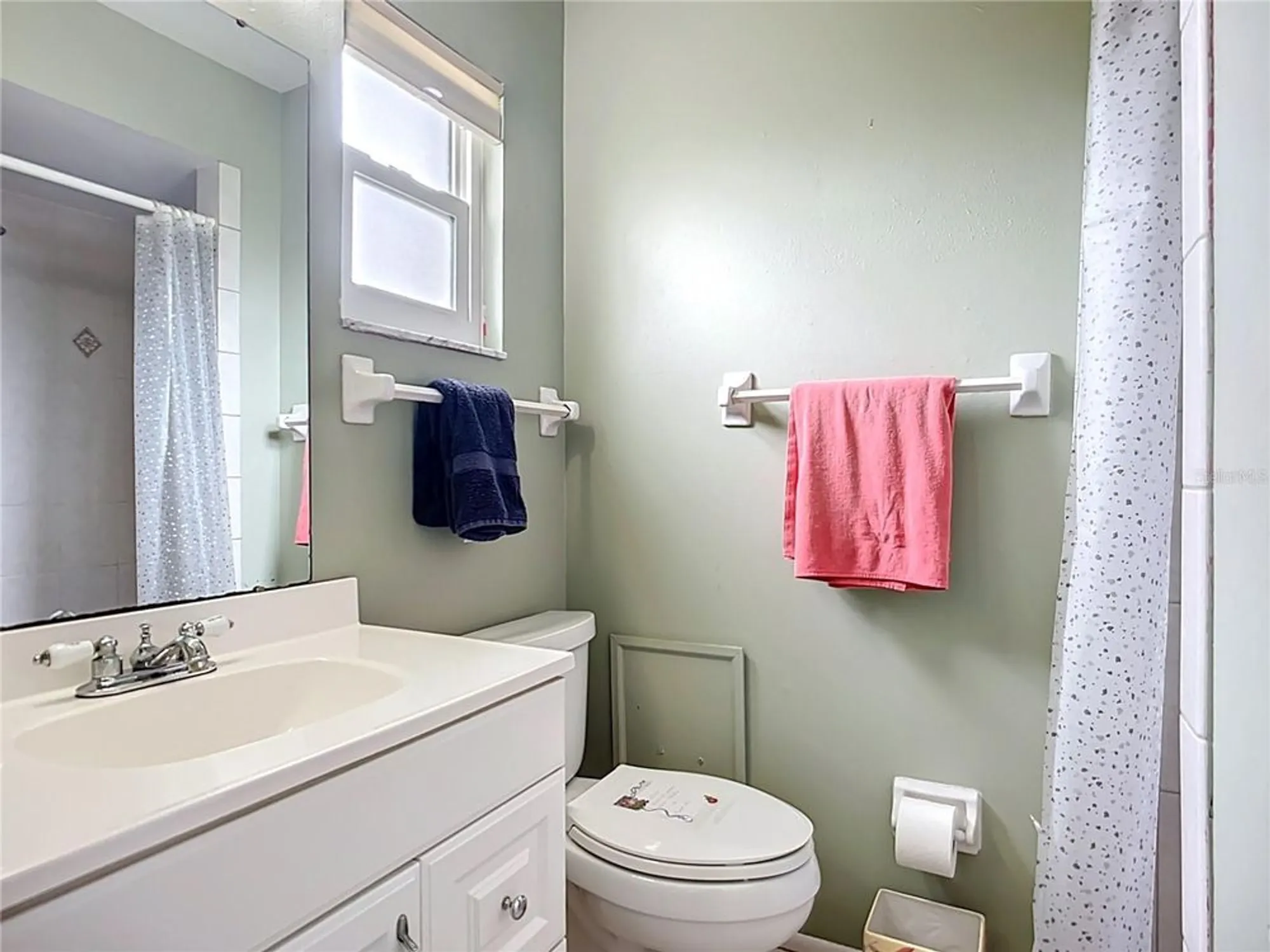 Property Slideshow image 8 of 26 | 2802 swifton dr v102, Sarasota, FL, 34231