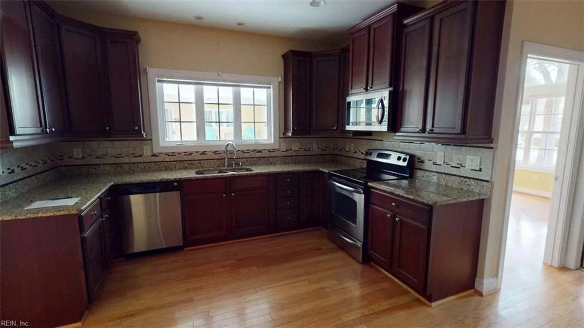 Property Slideshow image 13 of 50 | 1441 carrolton way # 165, Chesapeake, VA, 23320