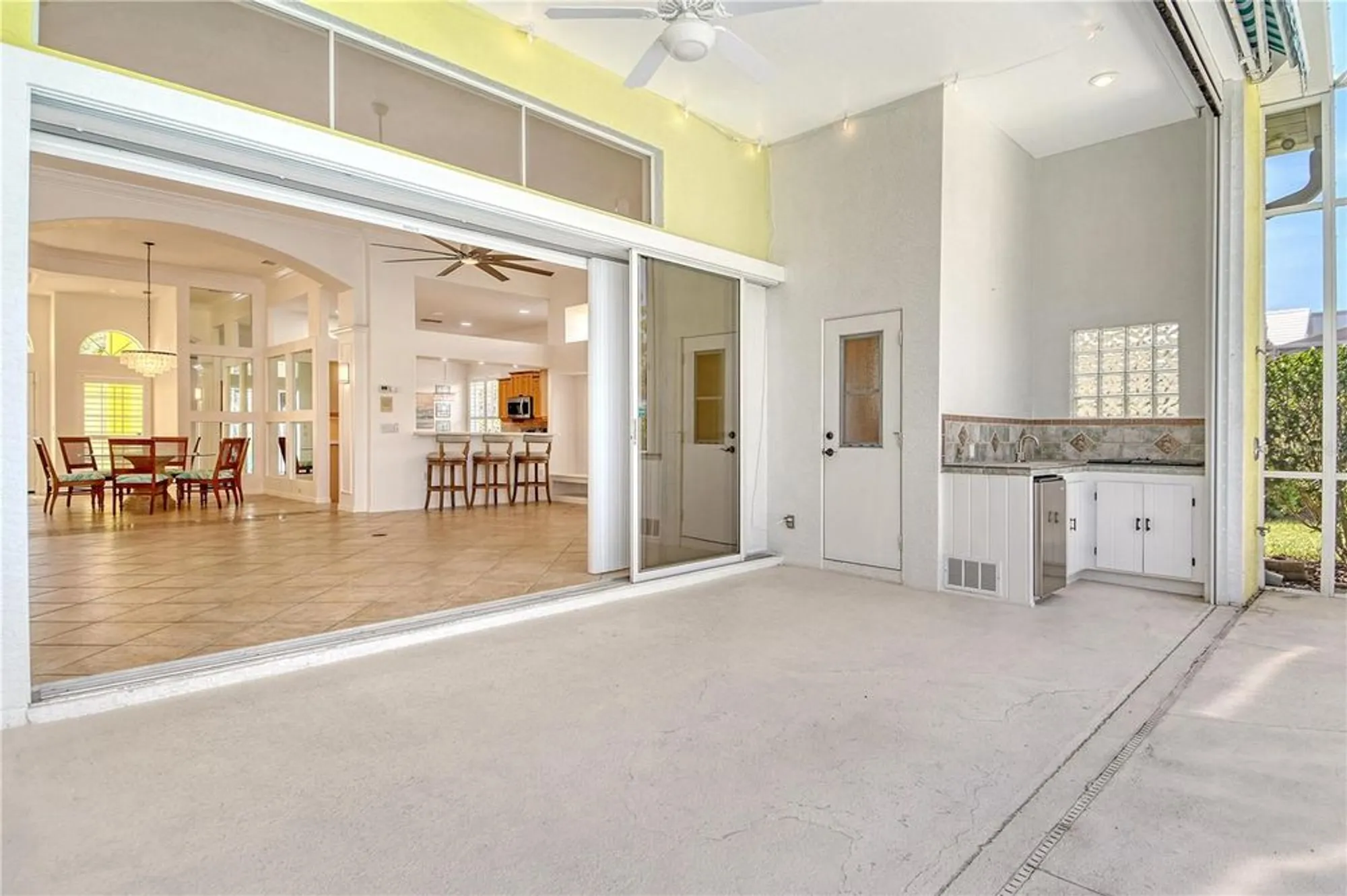 Property Slideshow image 35 of 52 | 340 bermuda ct 5, Venice, FL, 34293