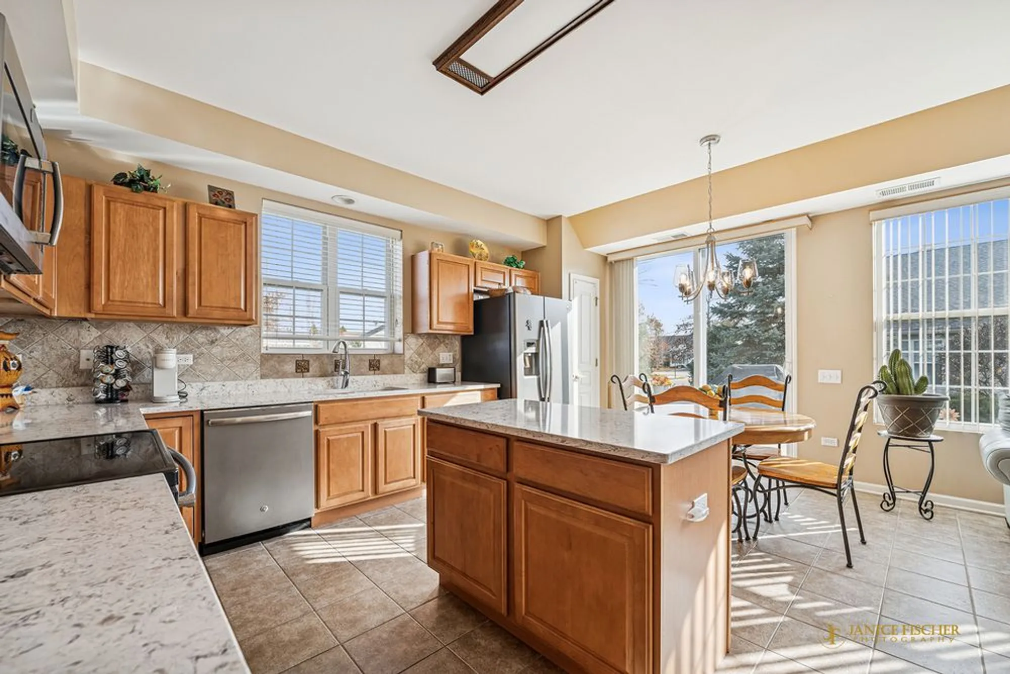 Property Slideshow image 8 of 21 | 13463 morgan way, Huntley, IL, 60142