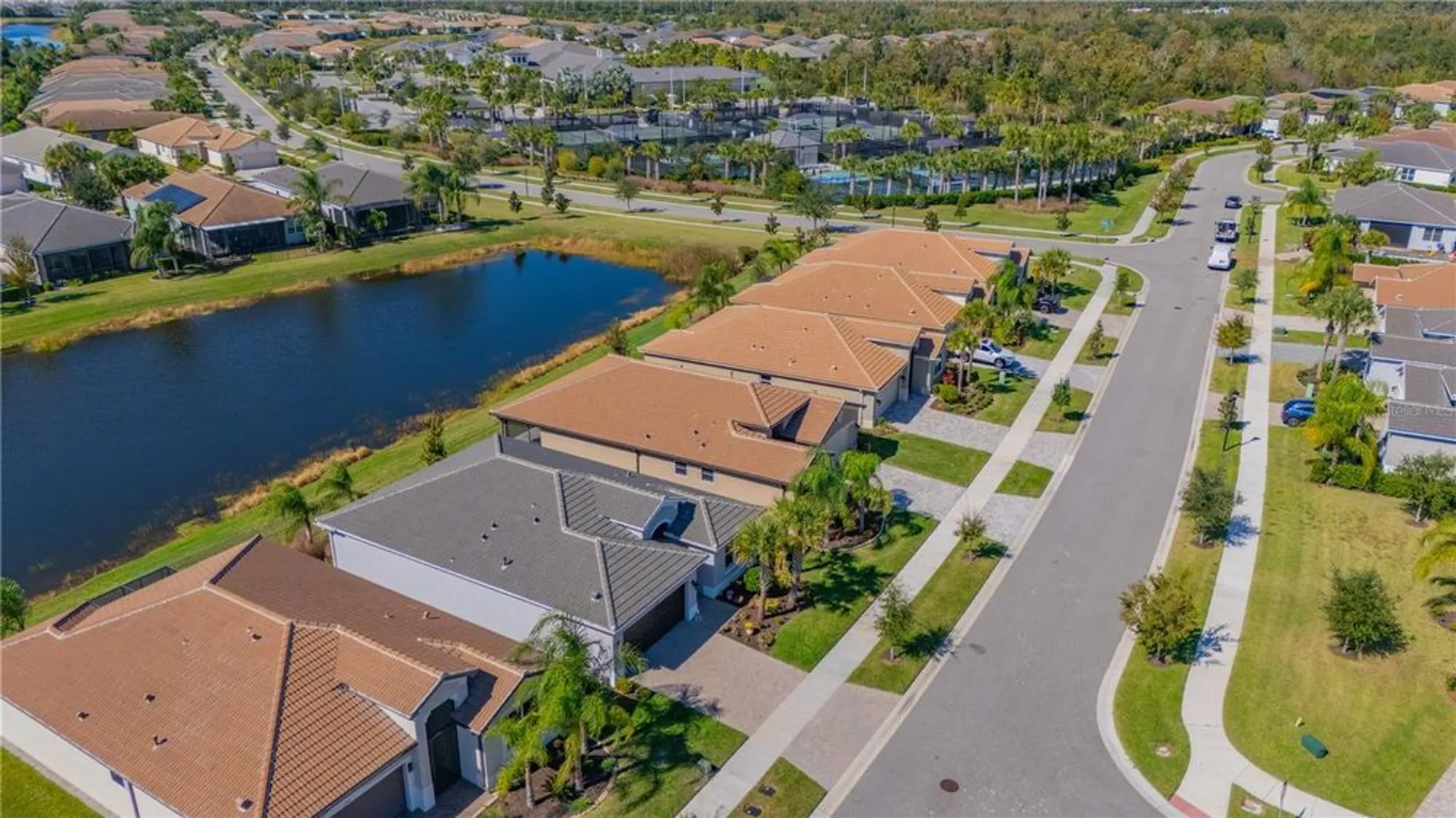 Property Slideshow image 39 of 48 | 15513 santa pola dr, Wimauma, FL, 33598