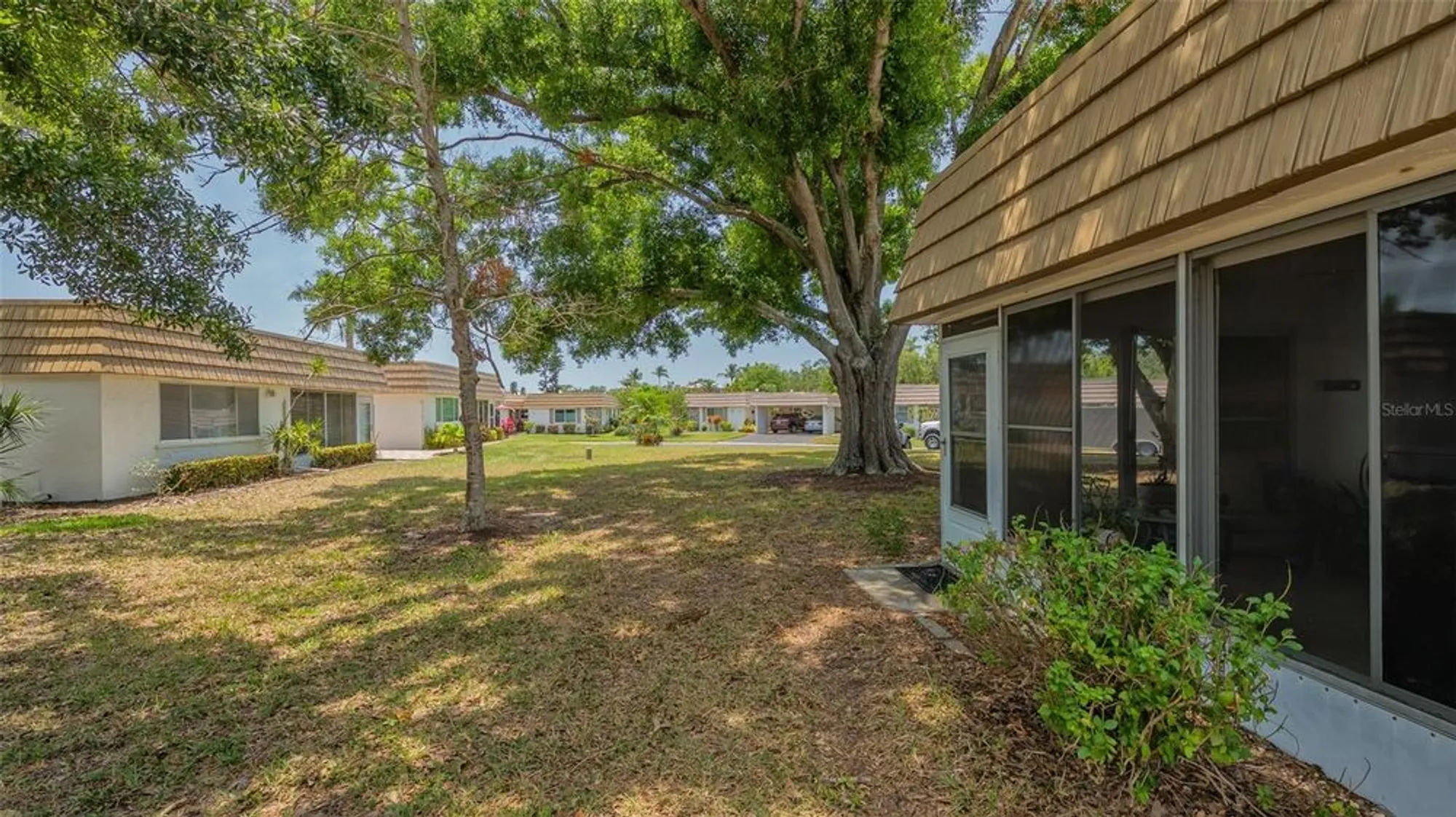 Property Slideshow image 42 of 86 | 2016 riverbluff pkwy v328, Sarasota, FL, 34231