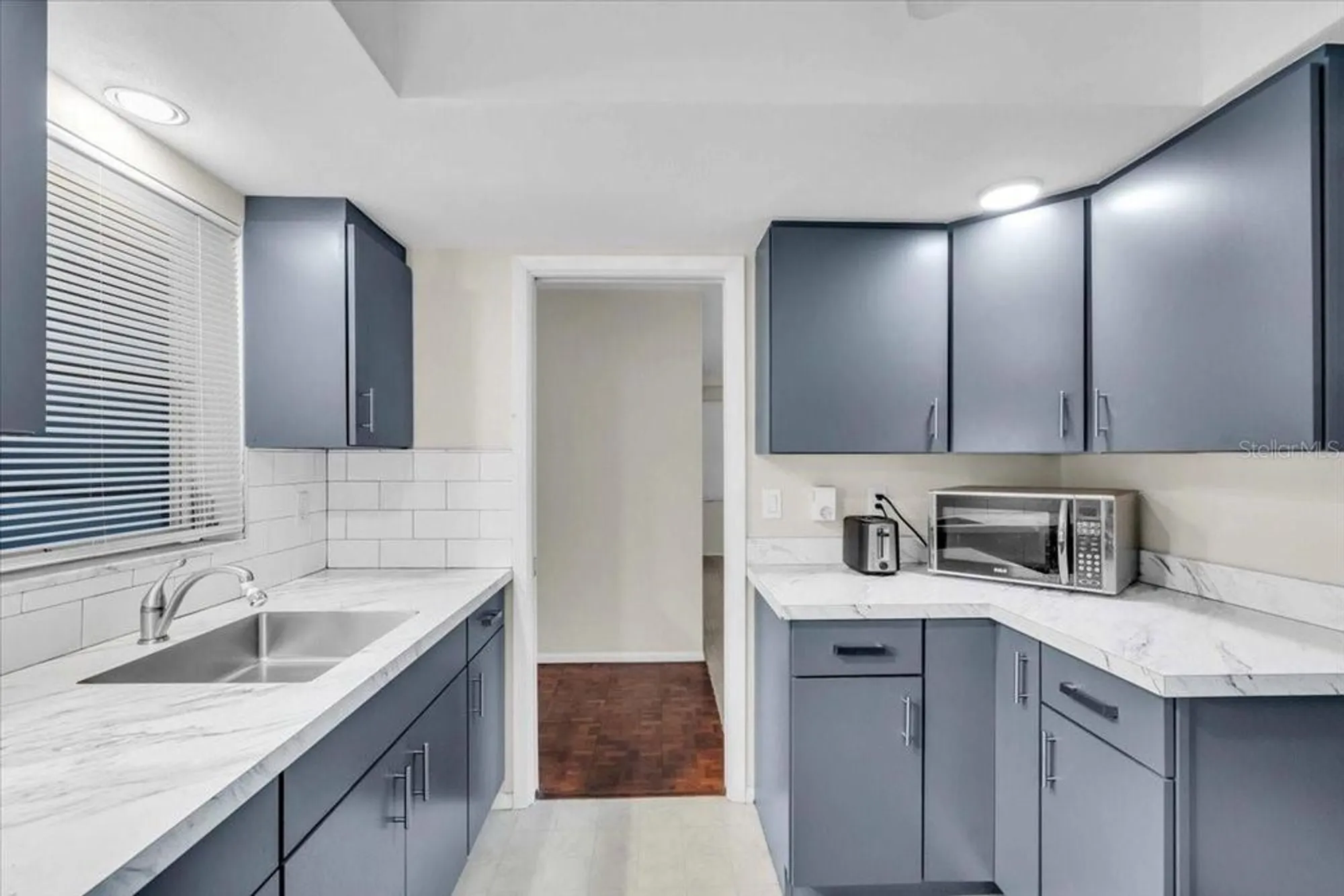 Property Slideshow image 16 of 31 | 3140 village green dr # 1119, Sarasota, FL, 34239