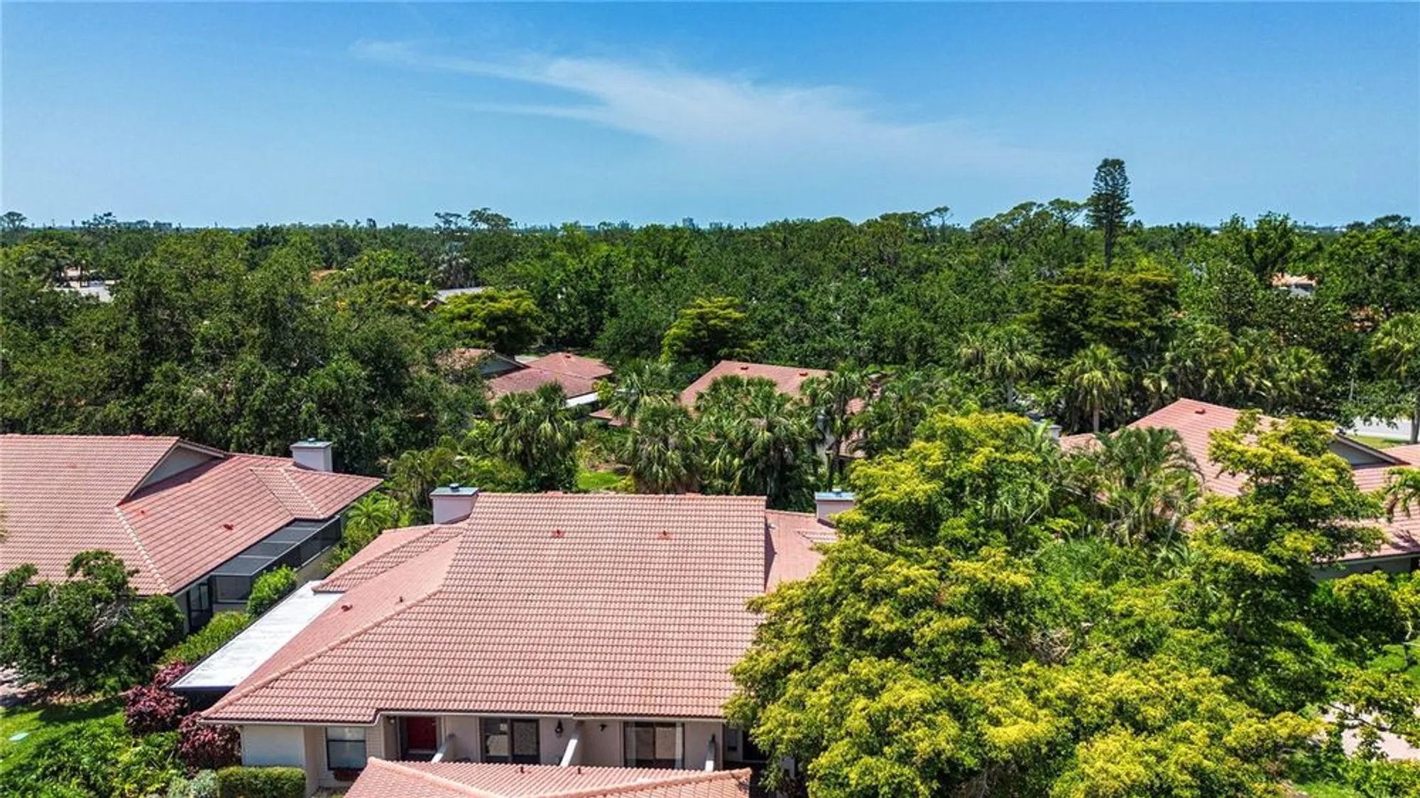 Property Slideshow image 4 of 48 | 4812 kestral park cir 20, Sarasota, FL, 34231