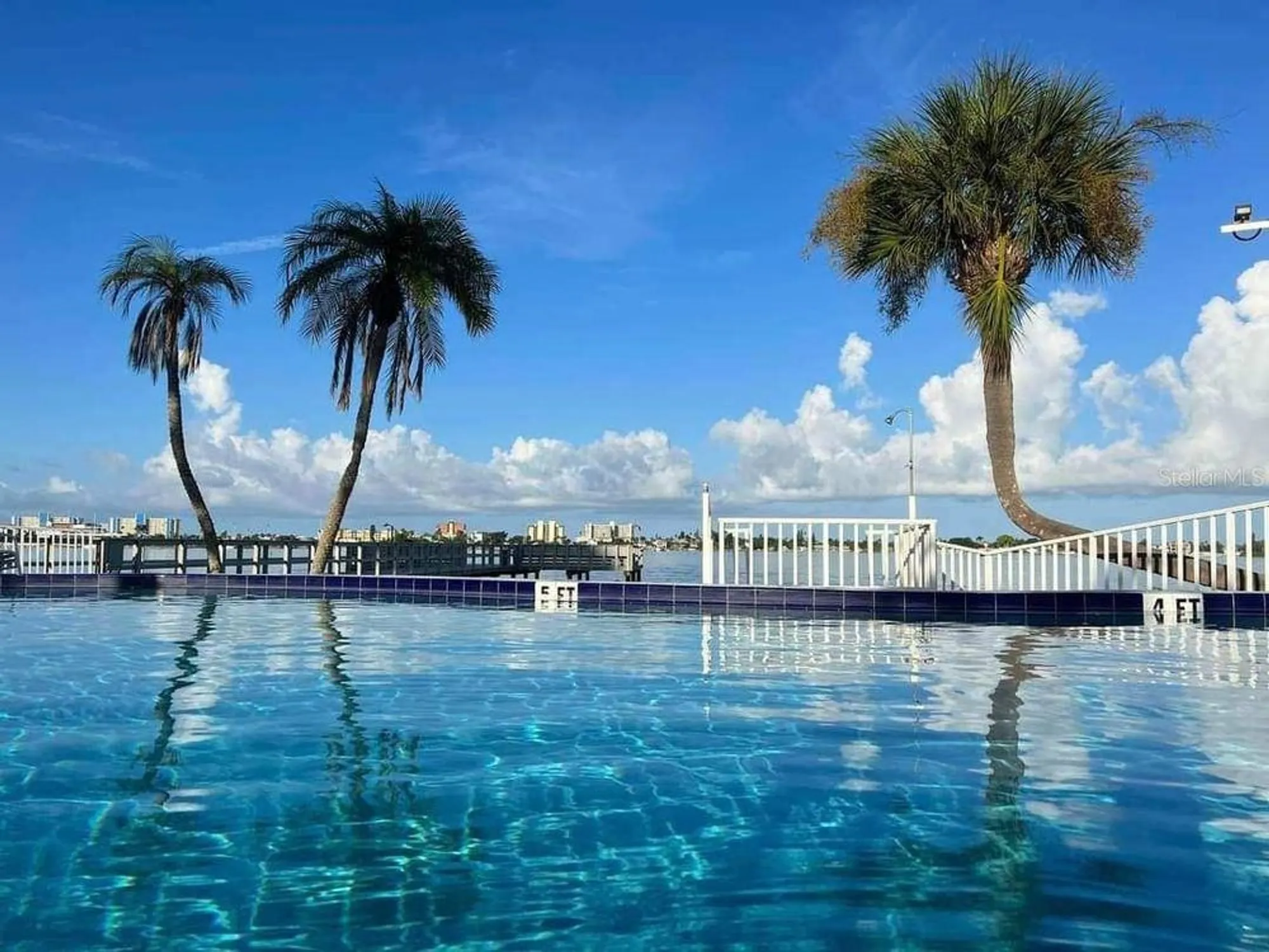 Property Slideshow image 30 of 30 | 4750 cove cir apt 303, St Petersburg, FL, 33708