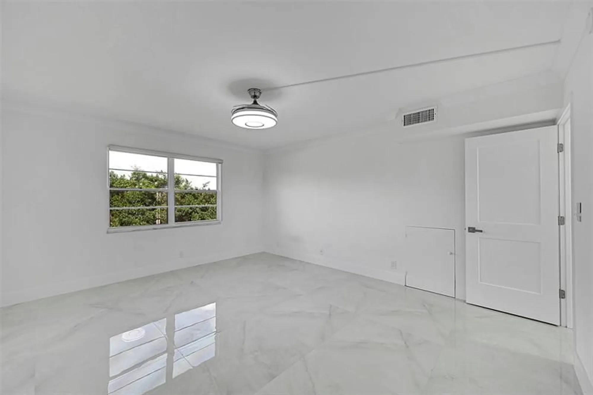 Property Slideshow image 41 of 65 | 2901 victoria cir m4, Coconut Creek, FL, 33066