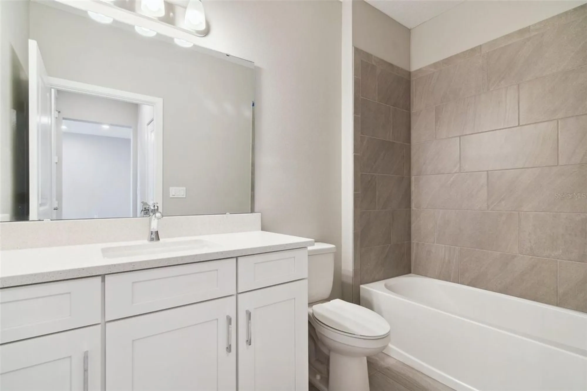 Property Slideshow image 5 of 25 | 7557 laureate blvd unit 6208, Orlando, FL, 32827