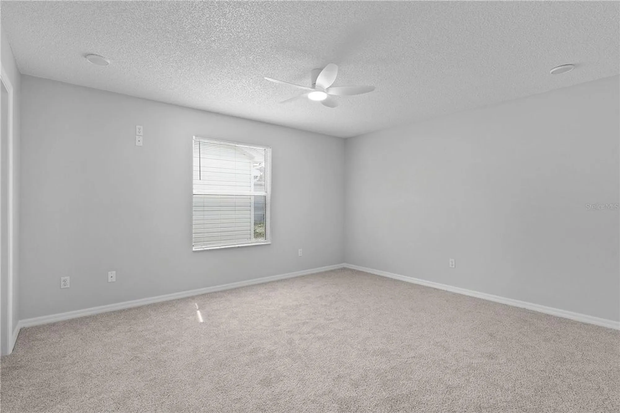 Property Slideshow image 14 of 41 | 807 ramos dr, The Villages, FL, 32159