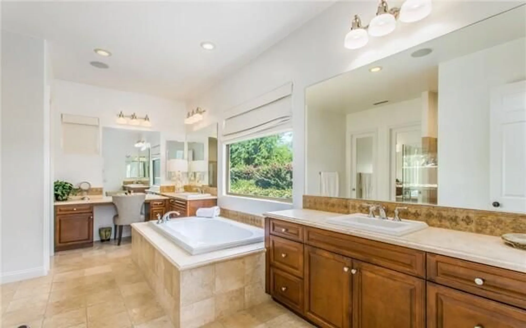 Property Slideshow image 17 of 27 | 81815 brown deer park, La Quinta, CA, 92253