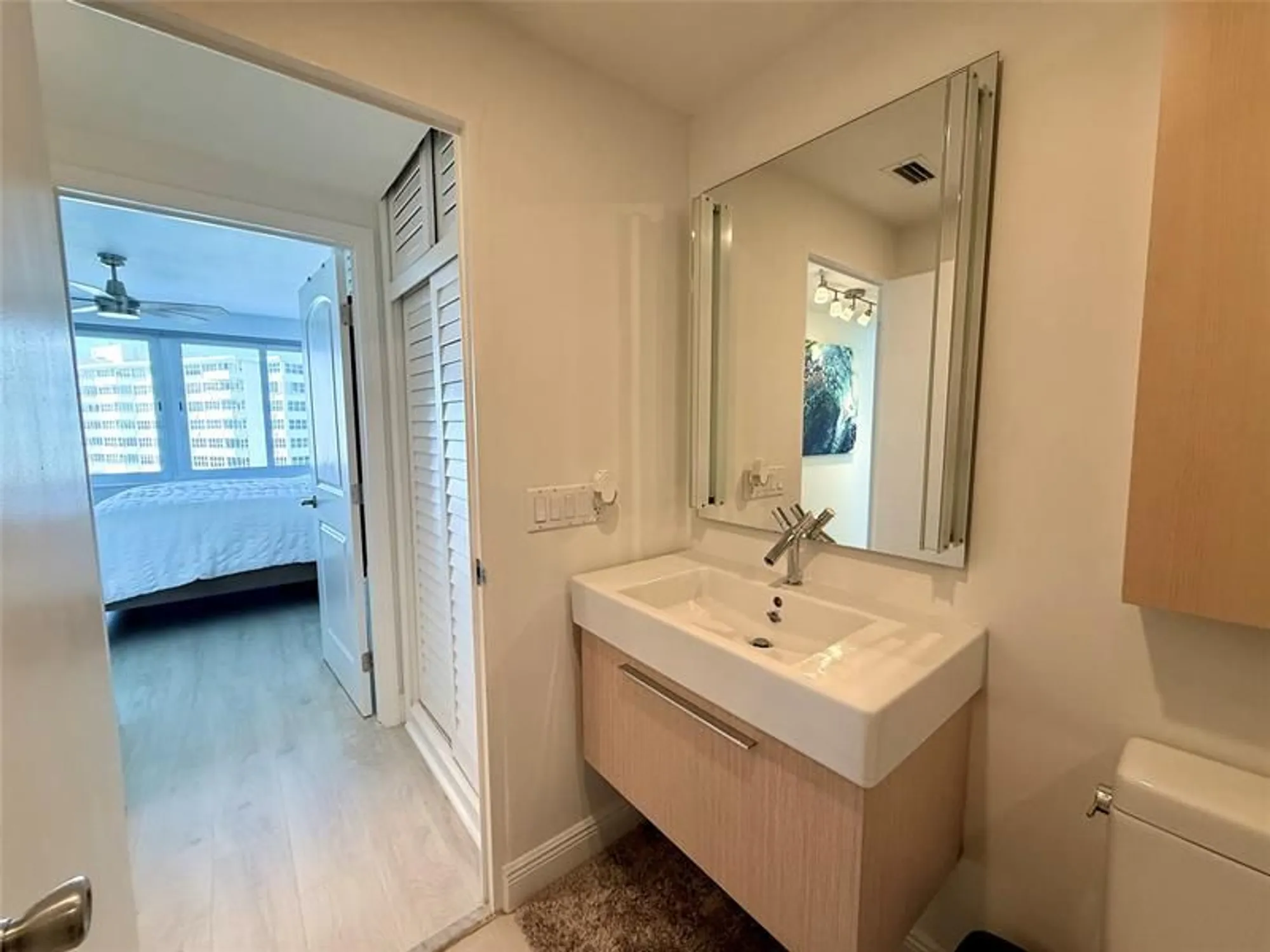 Property Slideshow image 12 of 31 | 3233 ne 34th st apt 1403, Fort Lauderdale, FL, 33308