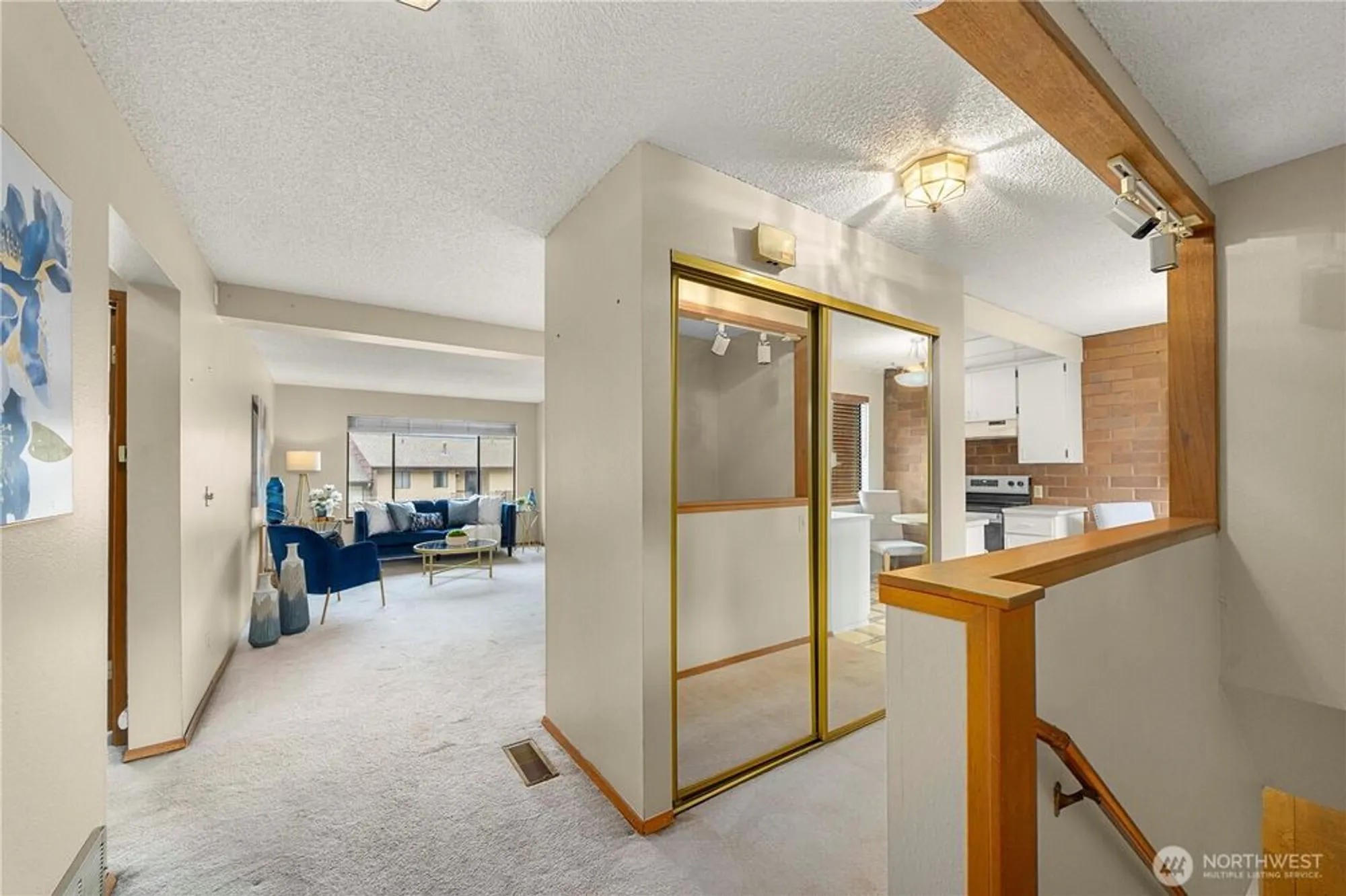 Property Slideshow image 10 of 35 | 10637 glen acres dr s # 10637, Seattle, WA, 98168