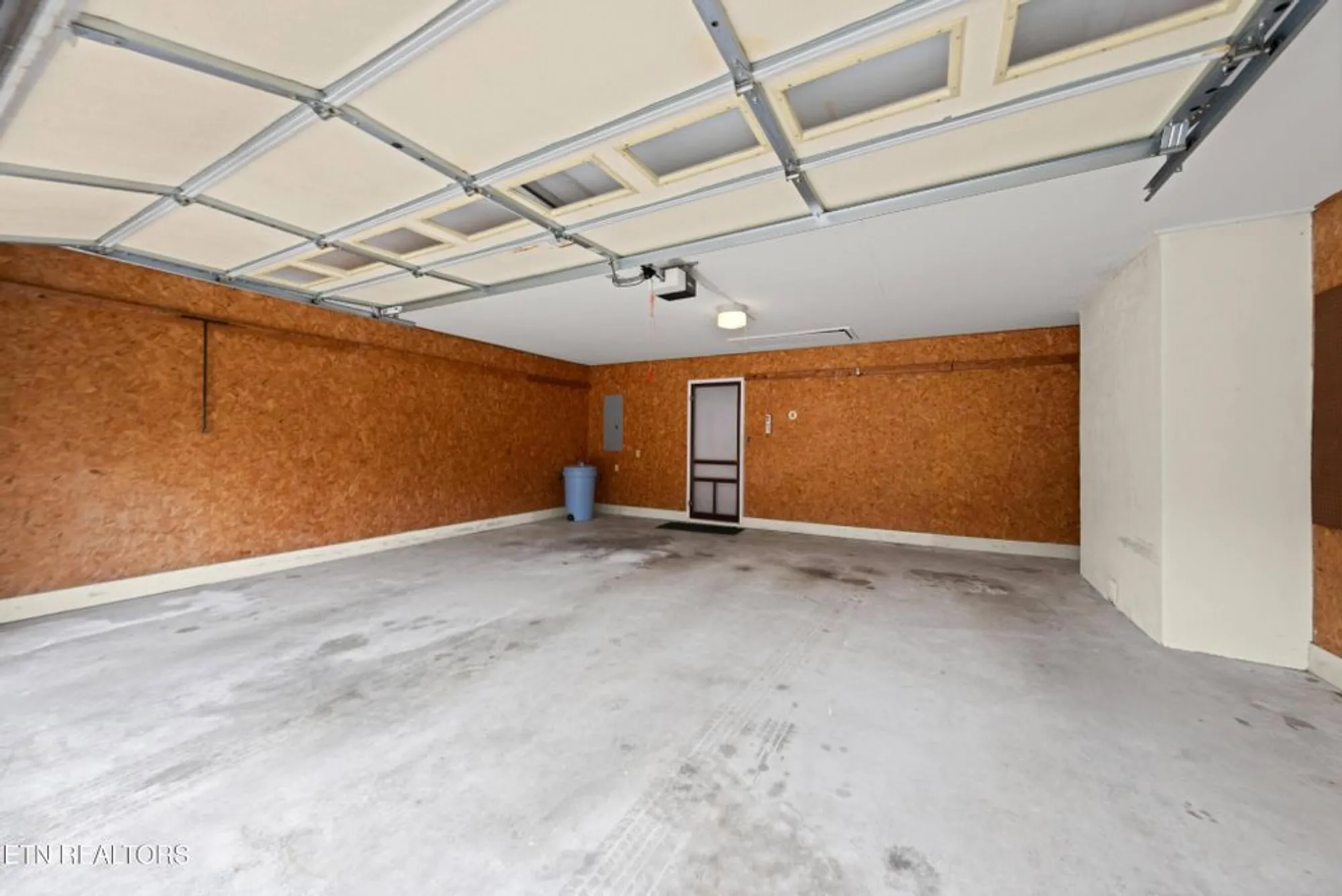 Property Slideshow image 22 of 29 | 238 lakeview dr, Crossville, TN, 38558