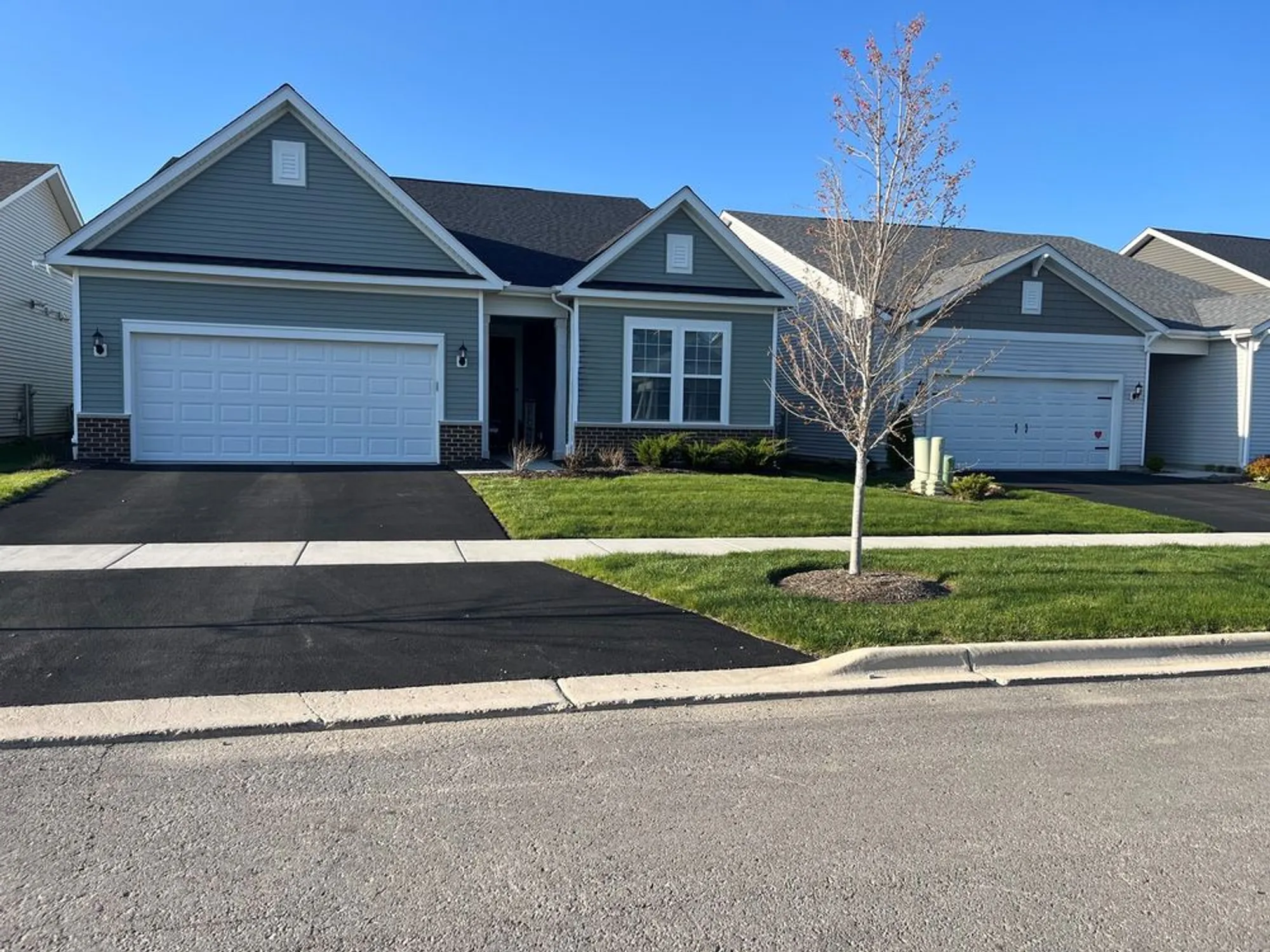 Property Slideshow image 1 of 11 | 3274 mirehaven ct, Aurora, IL, 60503