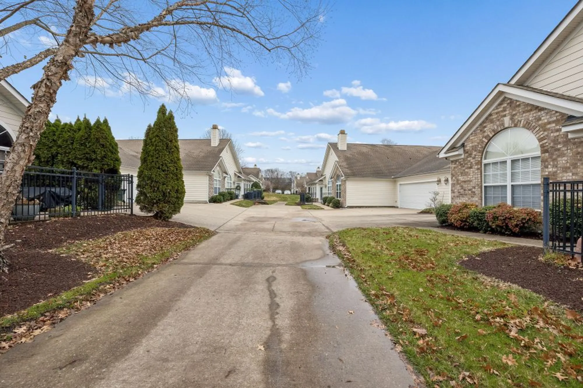 Property Slideshow image 38 of 39 | 825 s browns ln 2102, Gallatin, TN, 37066