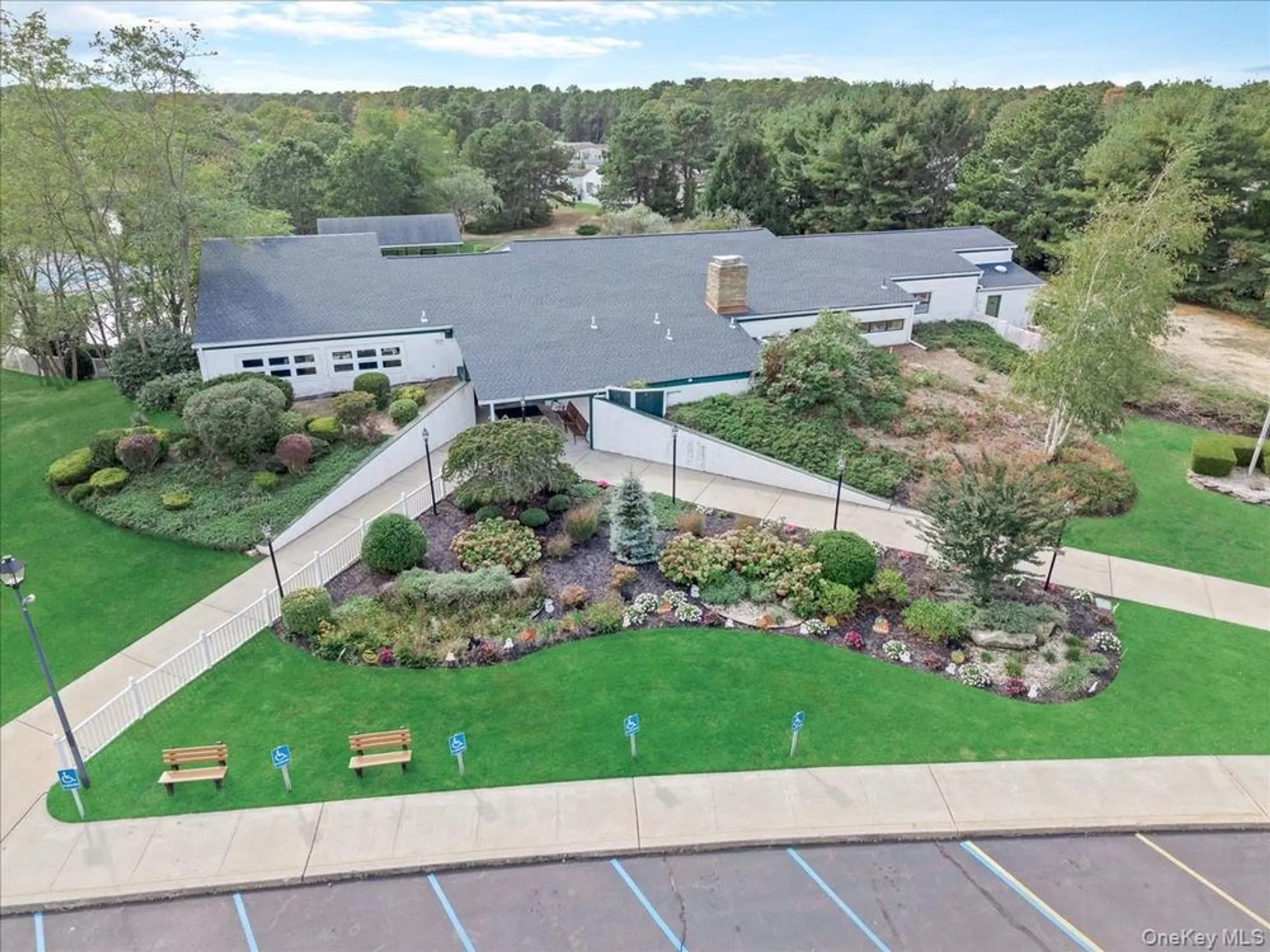 Property Slideshow image 17 of 32 | 2 limetree dr, Manorville, NY, 11949