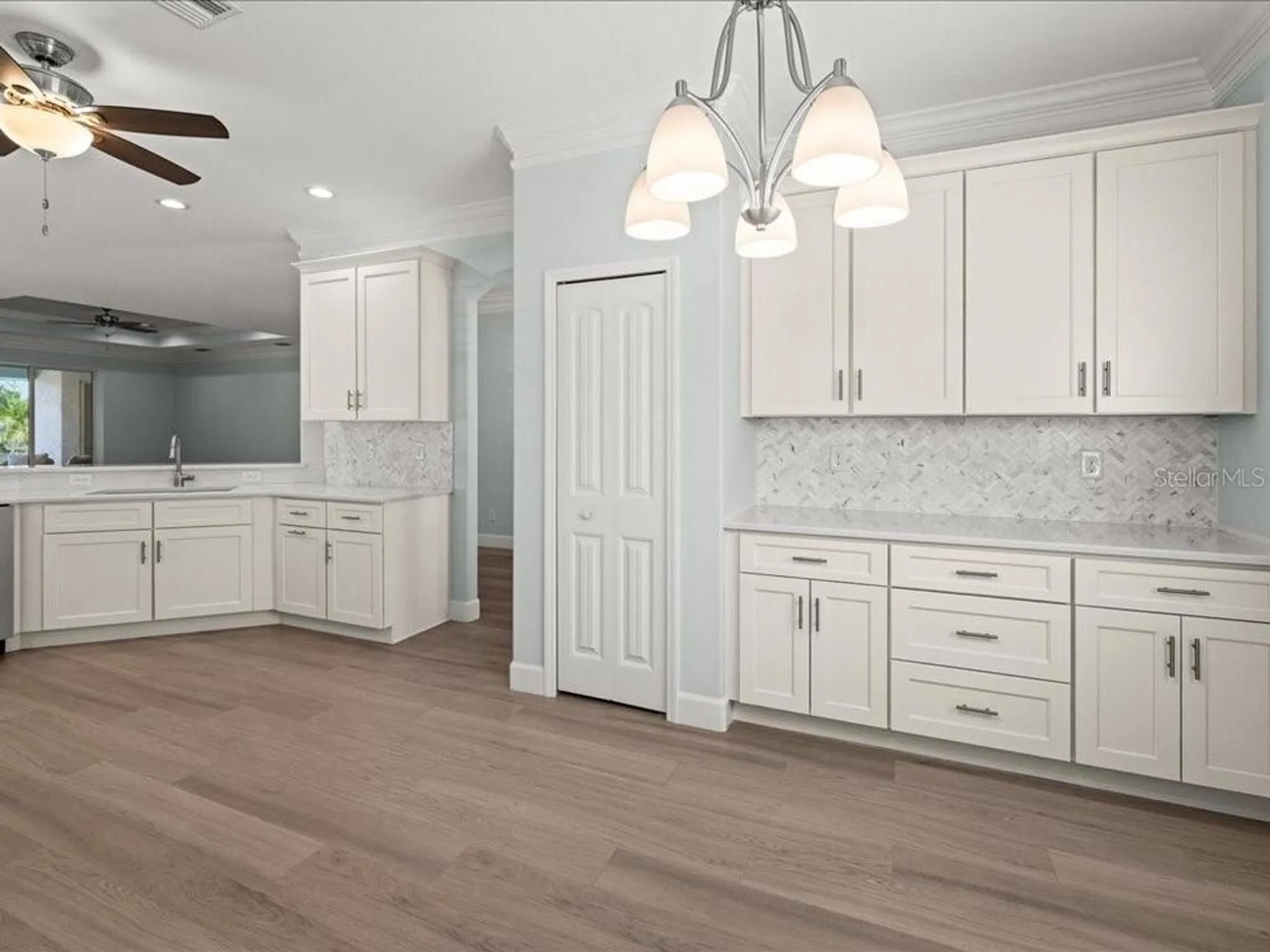 Property Slideshow image 15 of 47 | 552 box elder ct, Englewood, FL, 34223