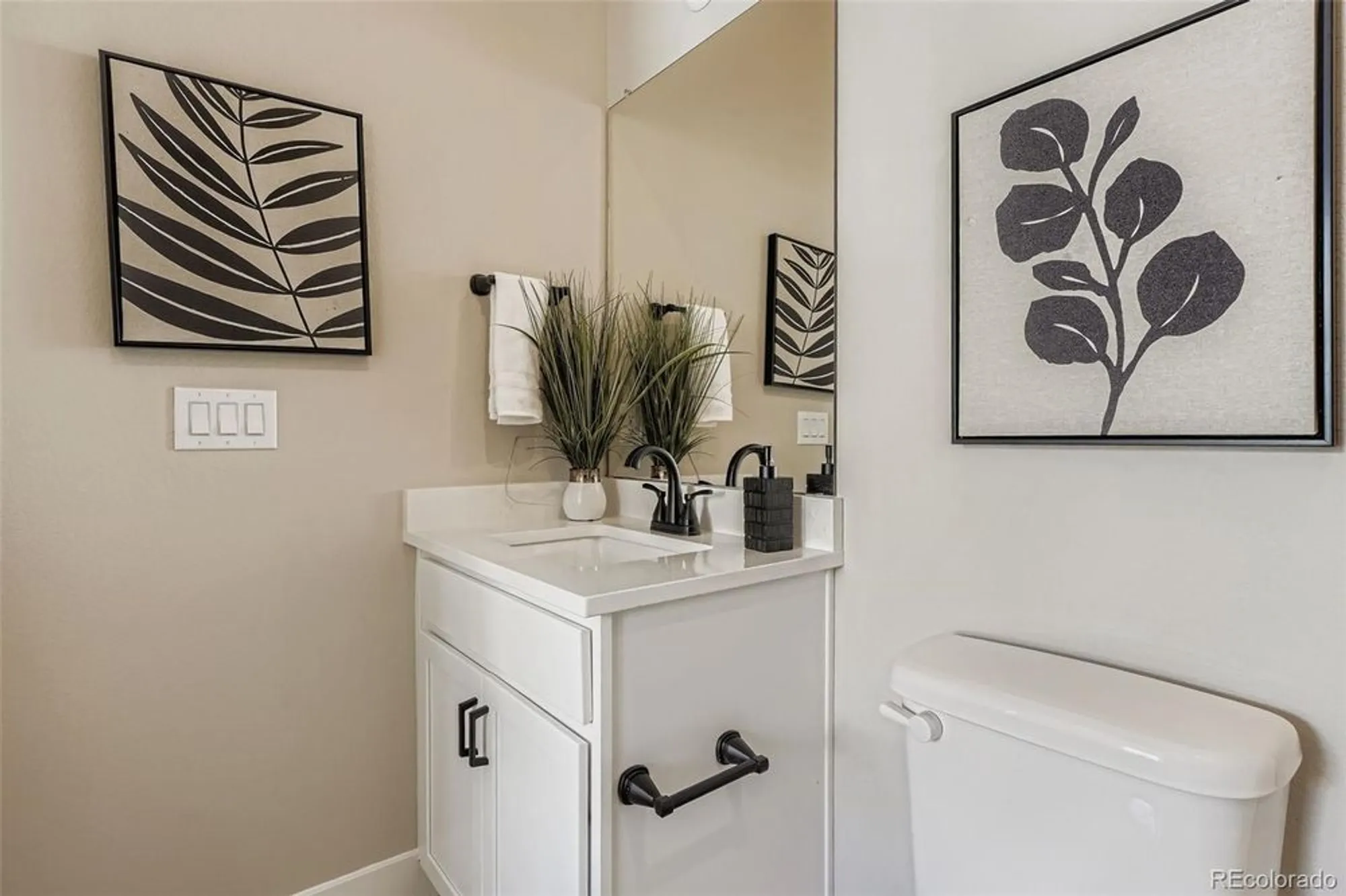 Property Slideshow image 22 of 36 | 2011 grayside cir, Castle Rock, CO, 80109