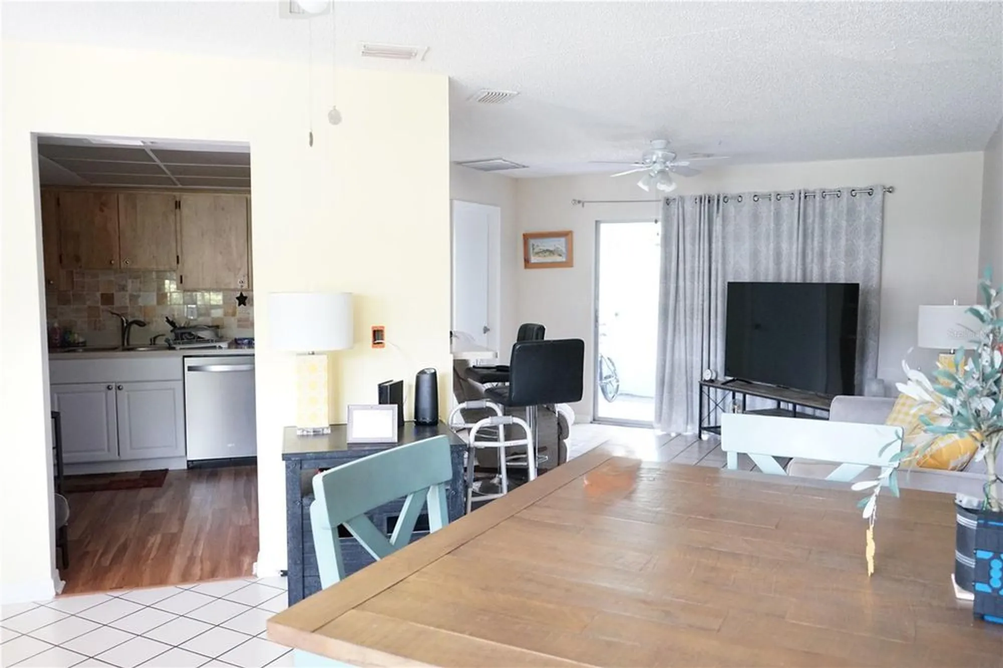 Property Slideshow image 3 of 40 | 413 lake point ct # 4b, Sun City Center, FL, 33573