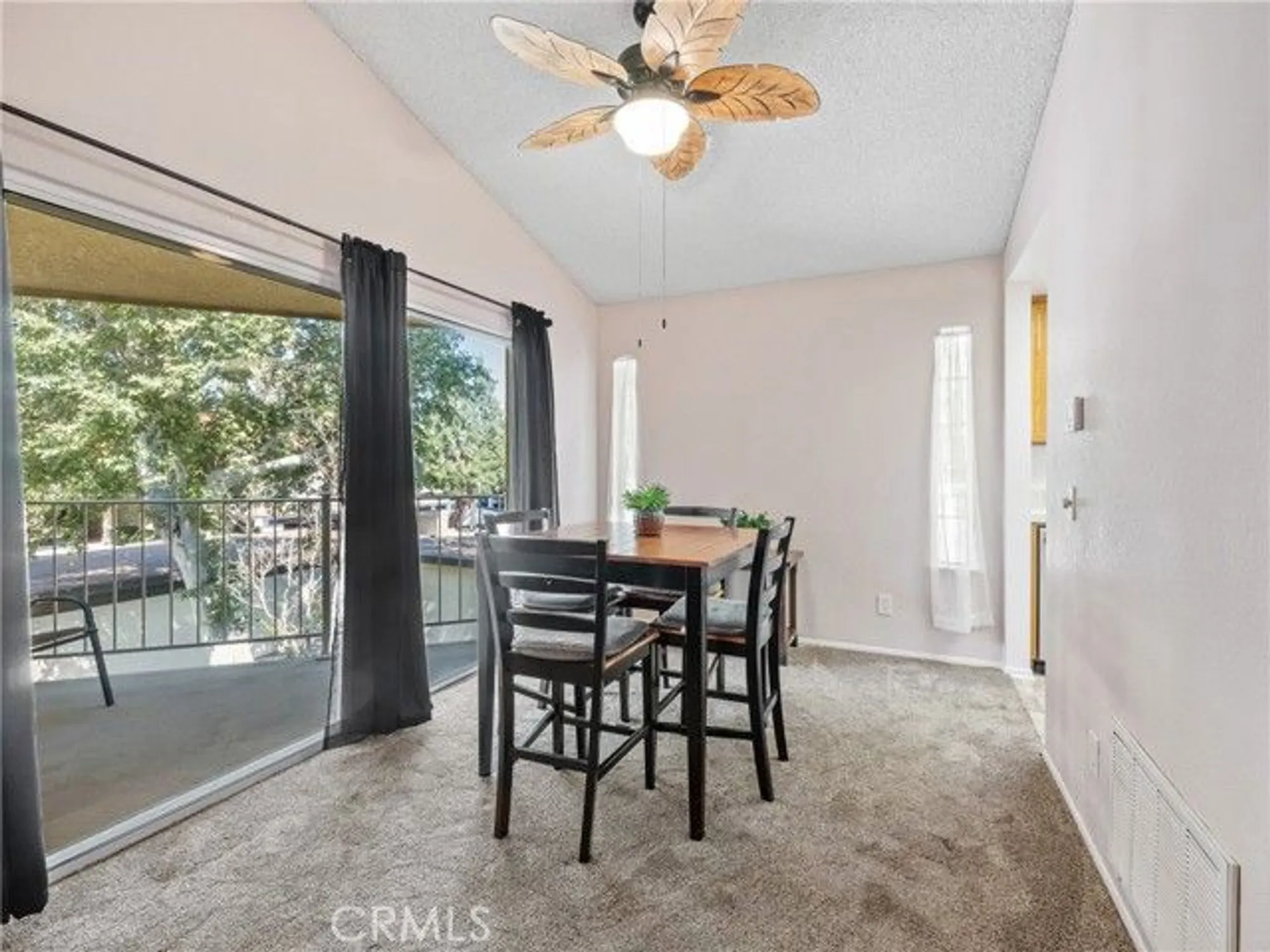 Property Slideshow image 5 of 19 | 19135 palo verde dr, Apple Valley, CA, 92308