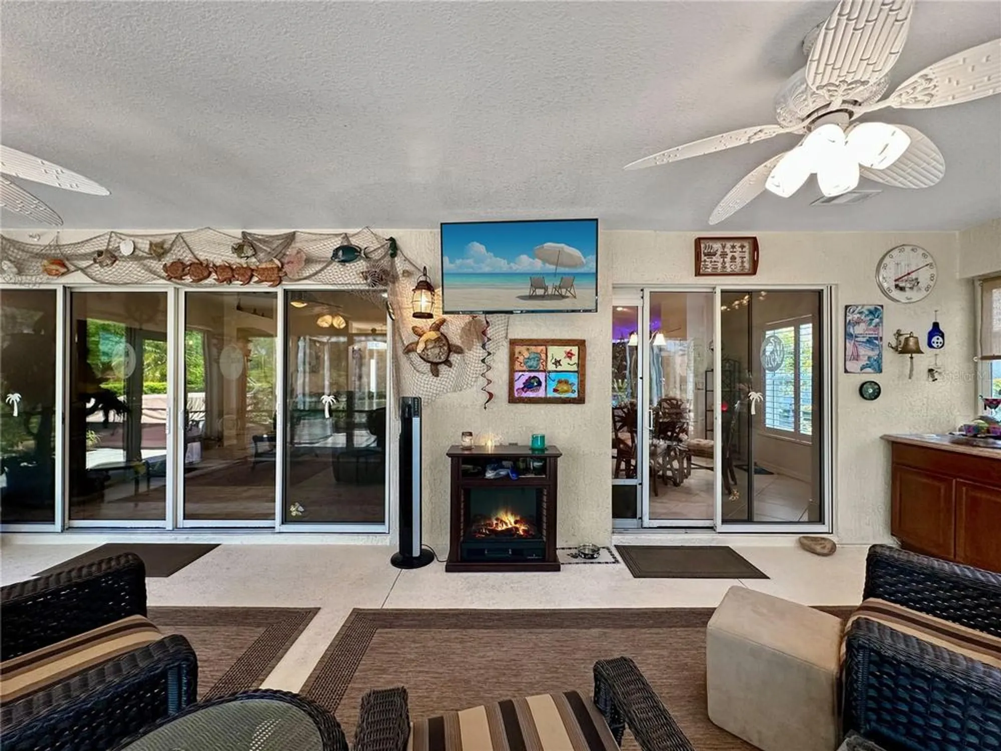 Property Slideshow image 31 of 42 | 867 castleberry cir, The Villages, FL, 32162