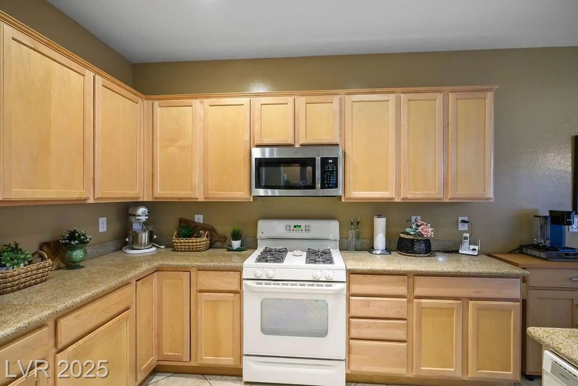 Property Slideshow image 11 of 37 | 7749 pine warbler way, North Las Vegas, NV, 89084
