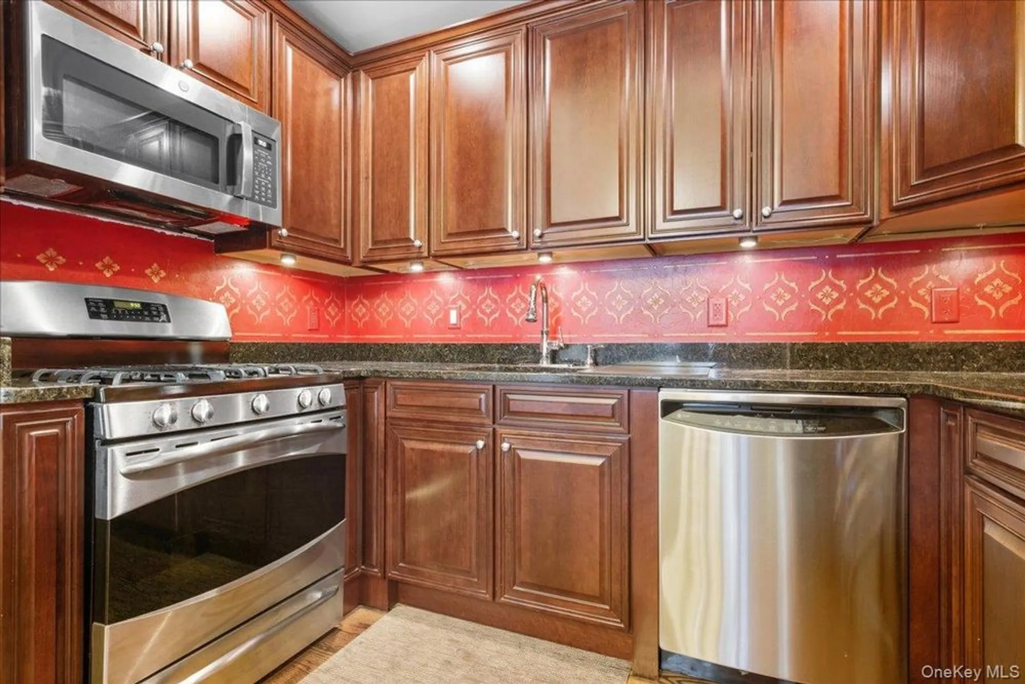 Property Slideshow image 19 of 39 | 383 summer ct, East Meadow, NY, 11554