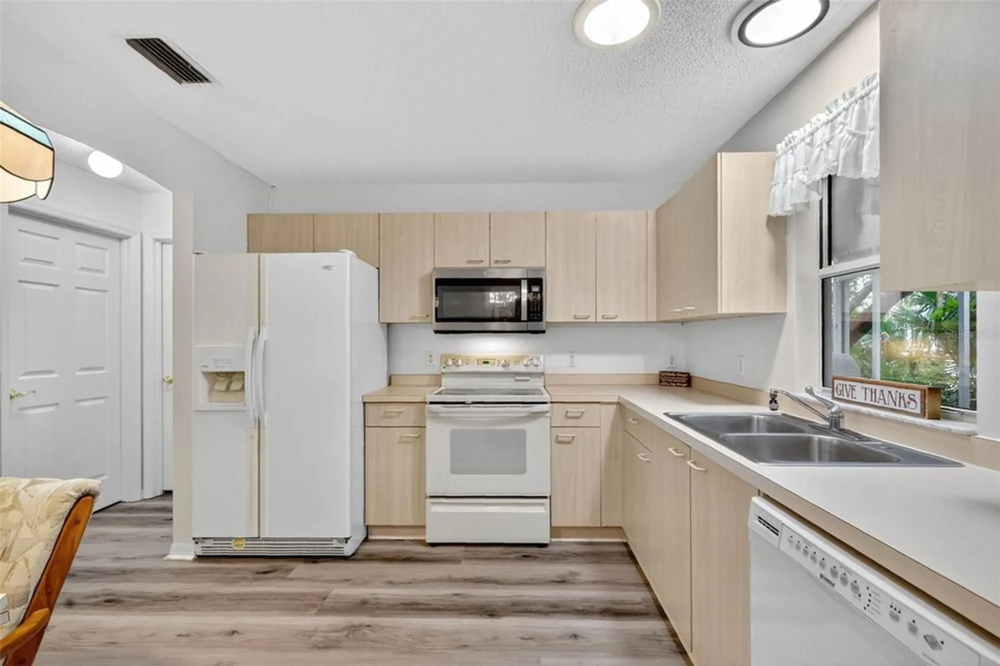 Property Slideshow image 4 of 31 | 220 palermo pl, The Villages, FL, 32159