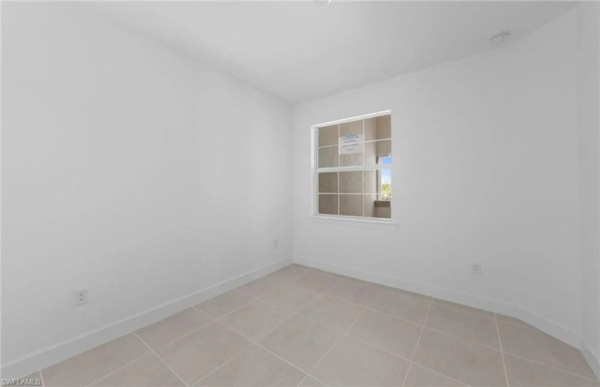 Property Slideshow image 15 of 28 | 12646 pyrite ct, Alva, FL, 33920