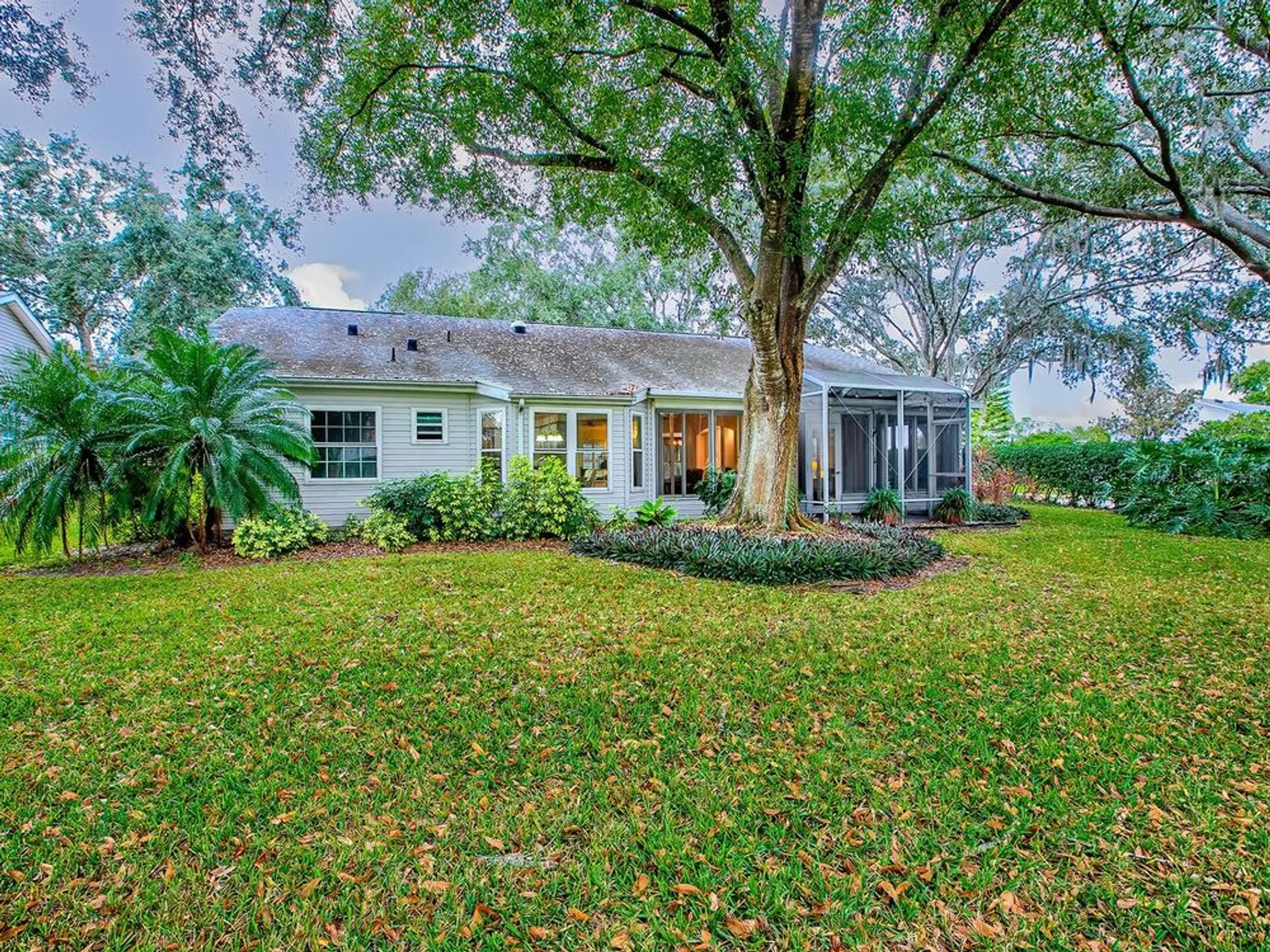 Property Slideshow image 48 of 67 | 25348 crestwater dr, Leesburg, FL, 34748