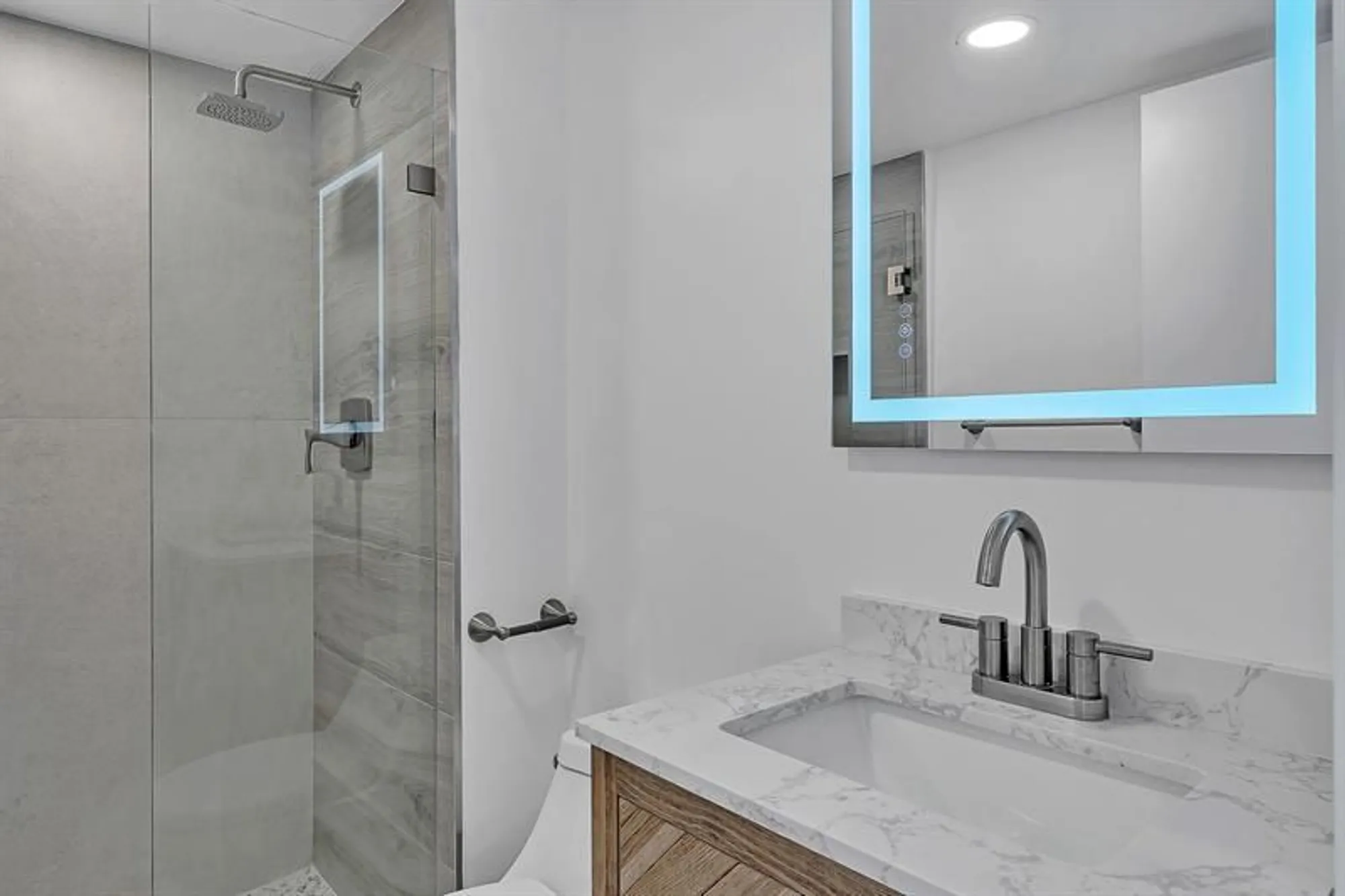Property Slideshow image 13 of 31 | 9818 marina blvd apt 1225, Boca Raton, FL, 33428