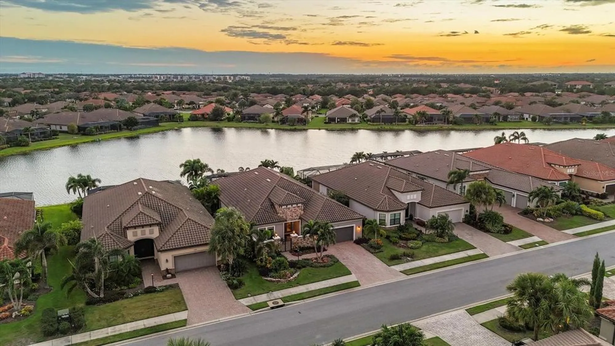 Property Slideshow image 4 of 100 | 13216 malachite dr, Bradenton, FL, 34211