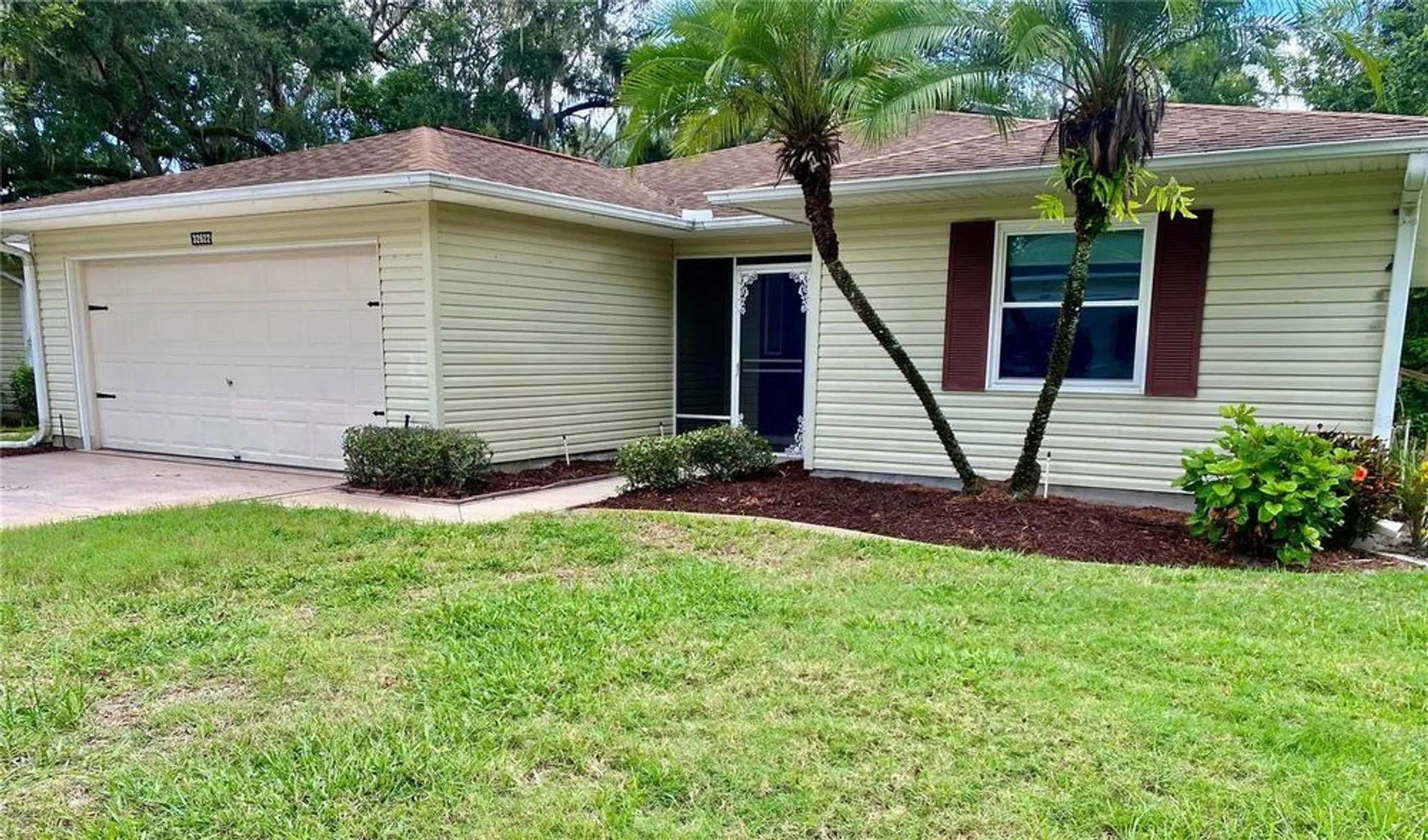 Property Slideshow image 1 of 38 | 32622 oak park dr, Leesburg, FL, 34748