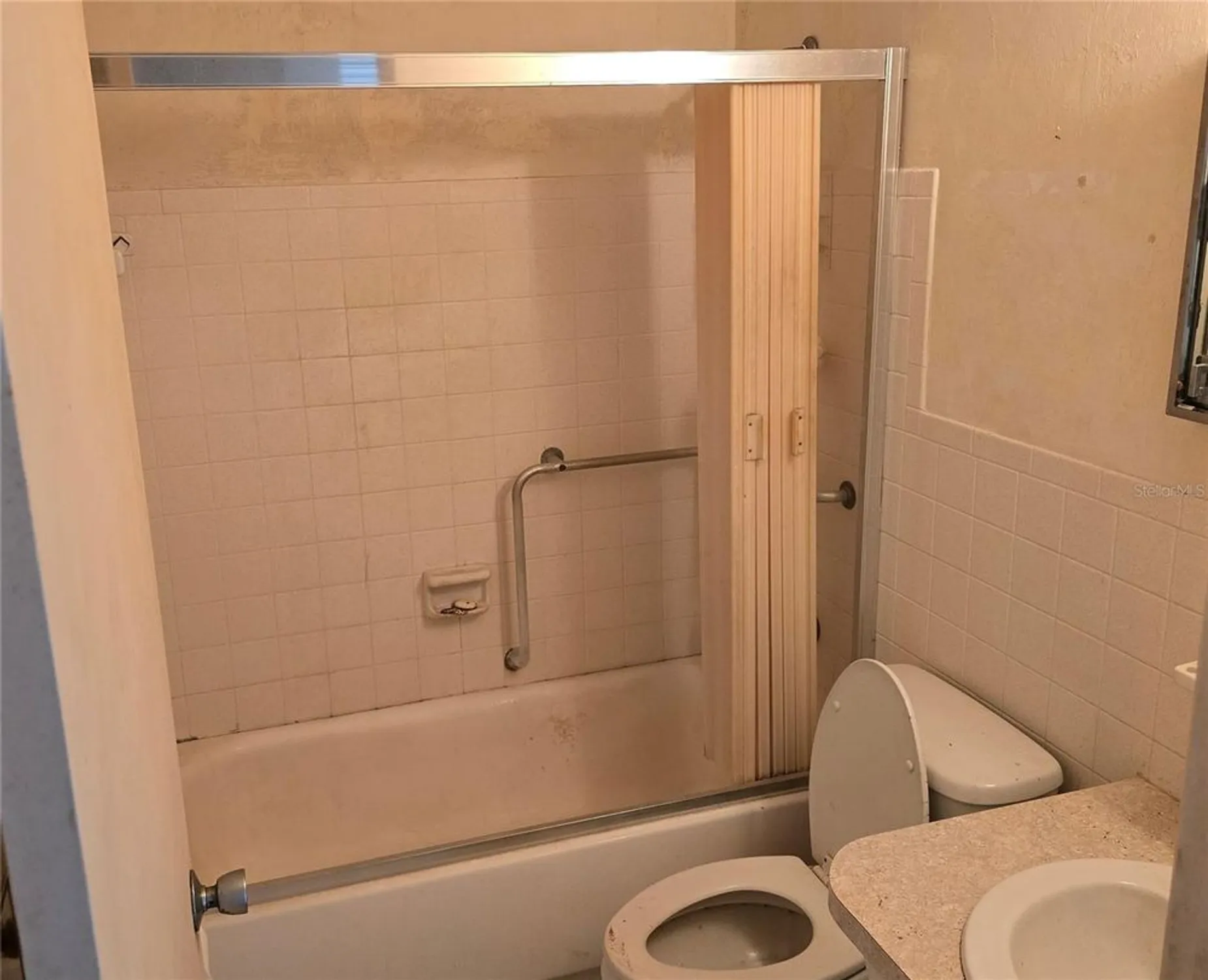 Property Slideshow image 16 of 25 | 2461 canadian way 33, Clearwater, FL, 33763