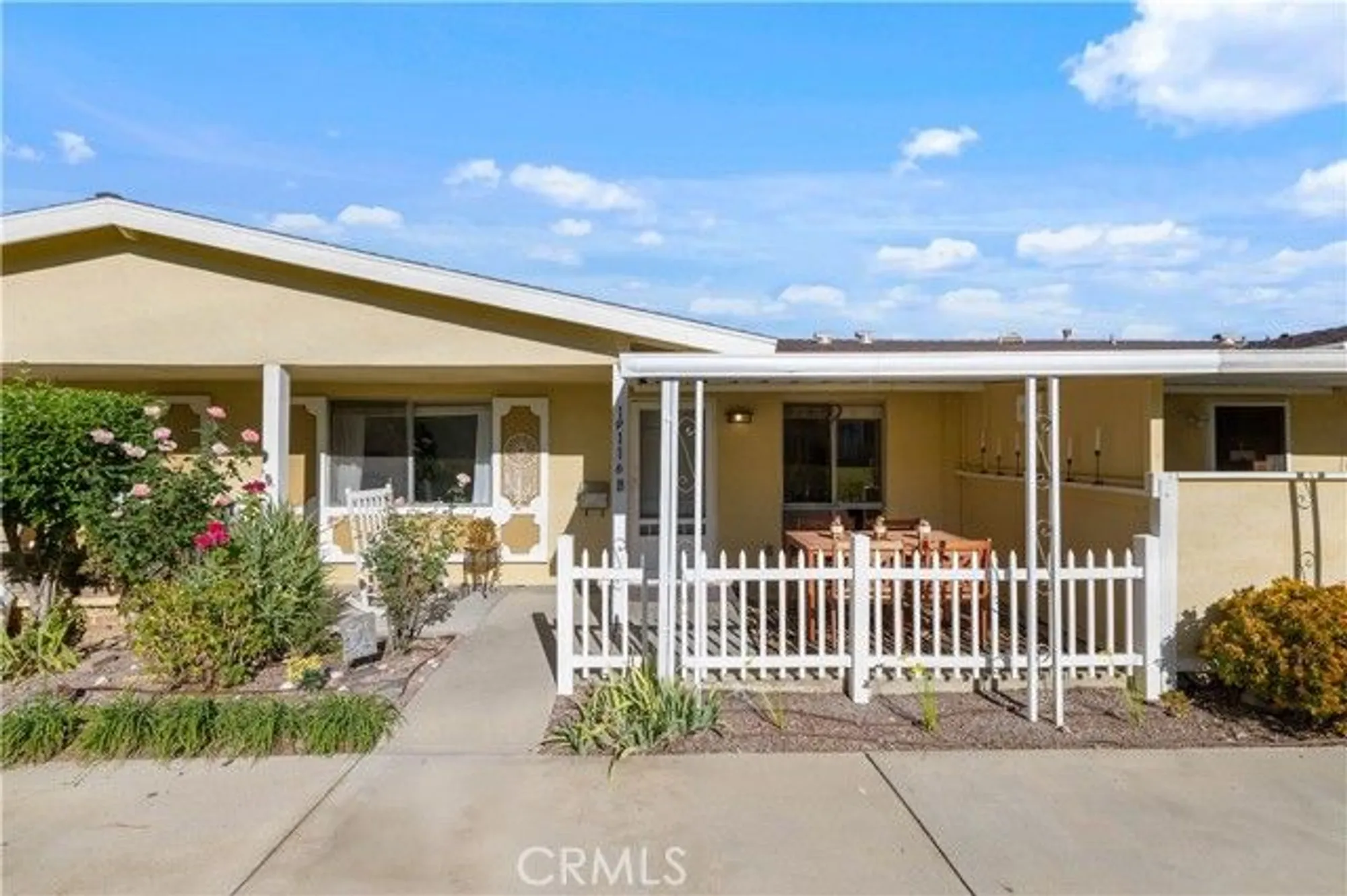 Property Slideshow image 3 of 30 | 19116 avenue of the oaks unit b, Newhall, CA, 91321