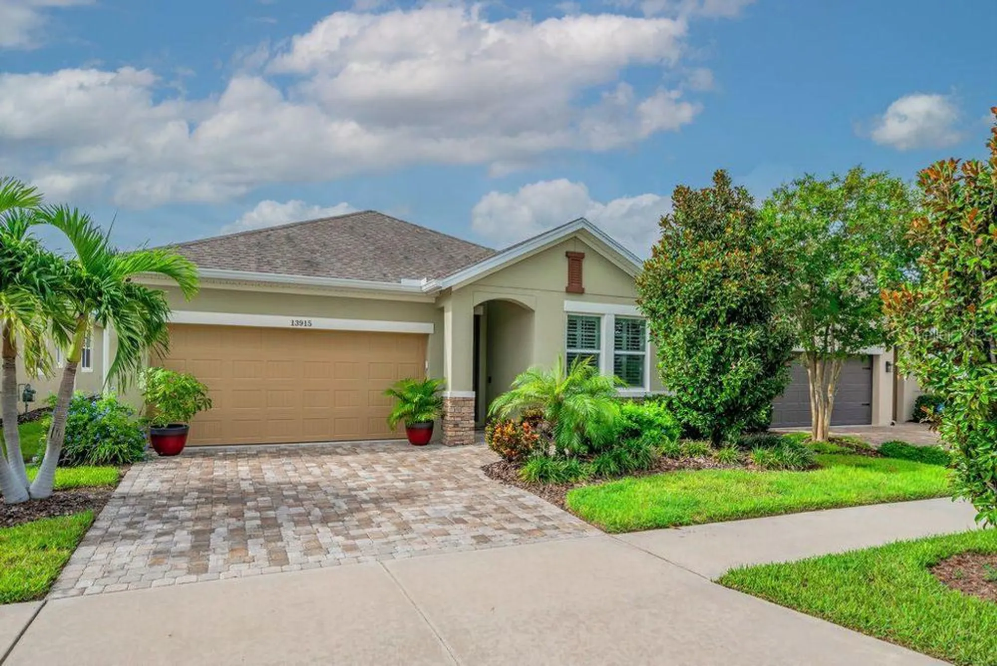 Property Slideshow image 1 of 34 | 13915 kingfisher glen dr, Lithia, FL, 33547