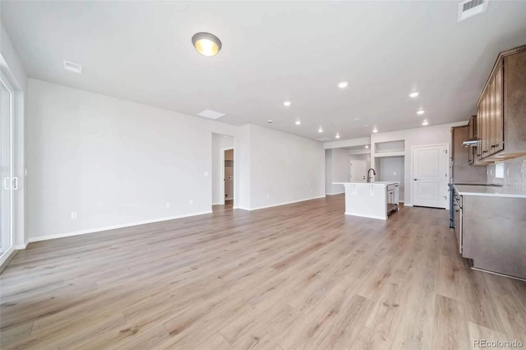 Property Slideshow image 7 of 26 | 22304 e 49th pl, Aurora, CO, 80019