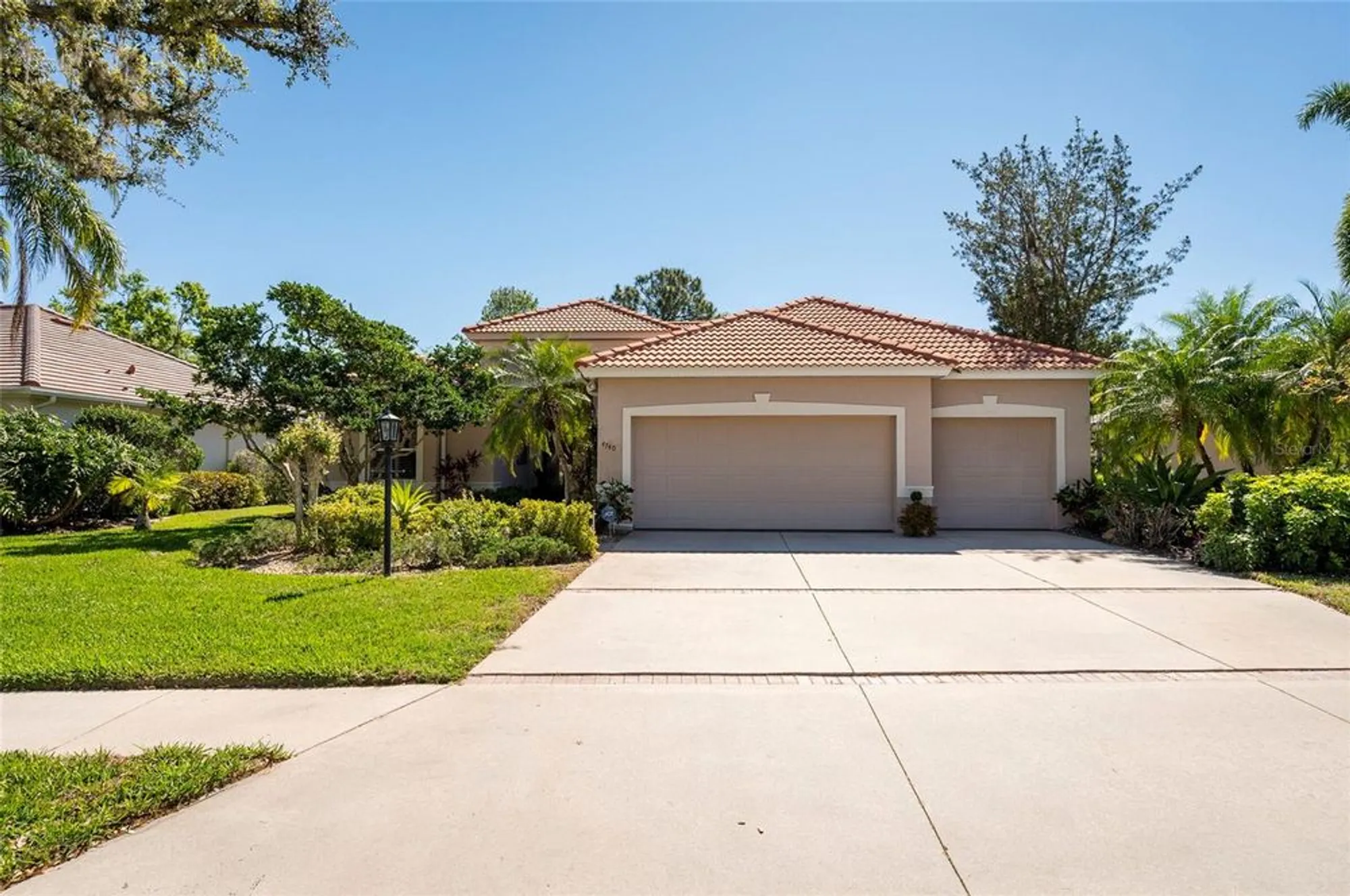 Property Slideshow image 1 of 50 | 4740 carrington cir, Sarasota, FL, 34243
