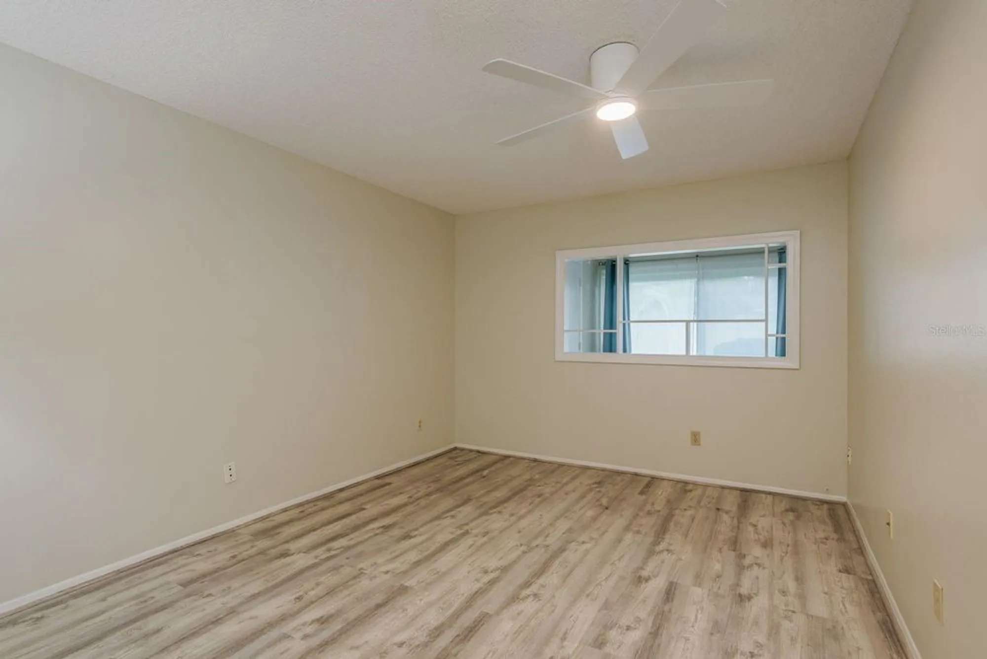 Property Slideshow image 13 of 29 | 1701 pinehurst rd 19e, Dunedin, FL, 34698