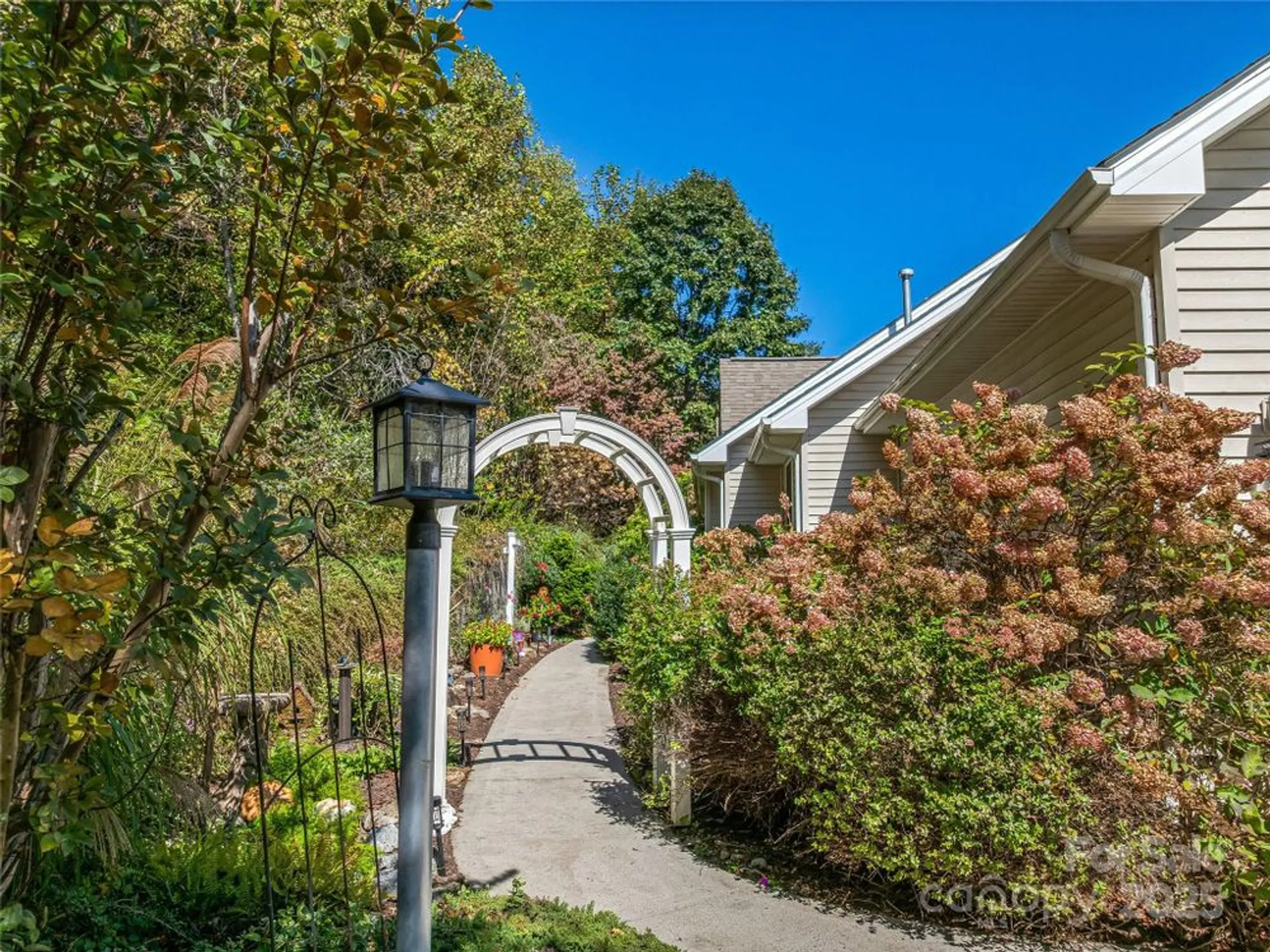 Property Slideshow image 4 of 48 | 222 bay laurel ln, Hendersonville, NC, 28791