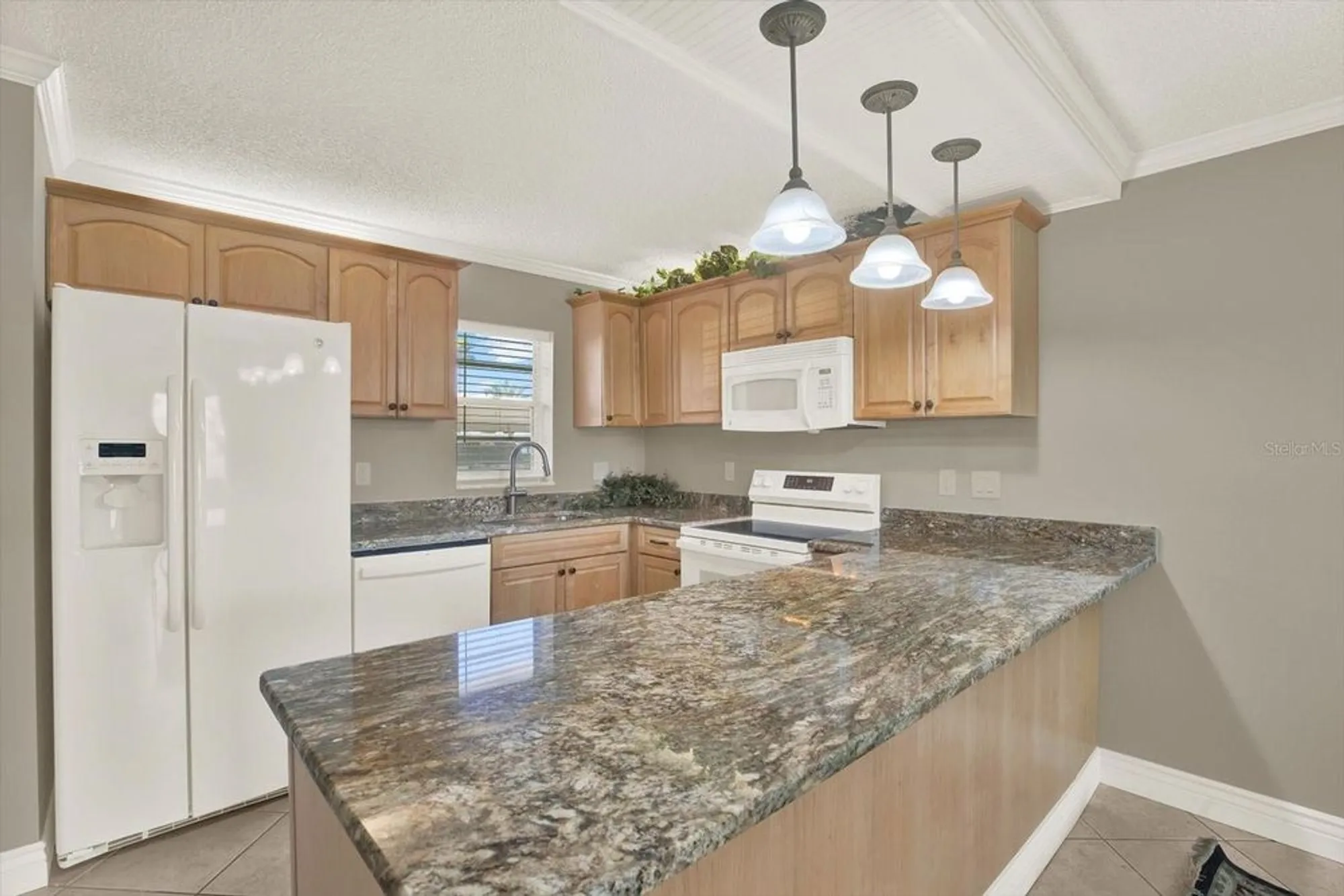 Property Slideshow image 10 of 36 | 7625 sun island dr 107, South Pasadena, FL, 33707