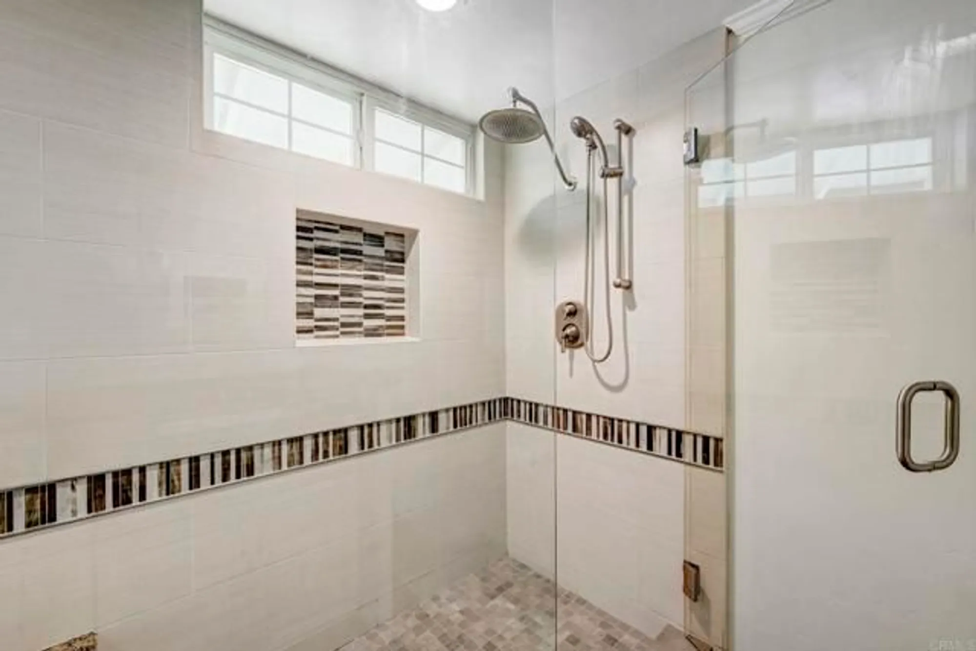 Property Slideshow image 31 of 57 | 1051 la reina dr, San Marcos, CA, 92078