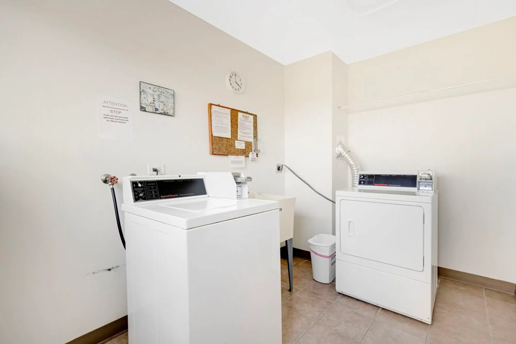 Property Slideshow image 15 of 15 | 5300 walnut ave 18e, Downers Grove, IL, 60515