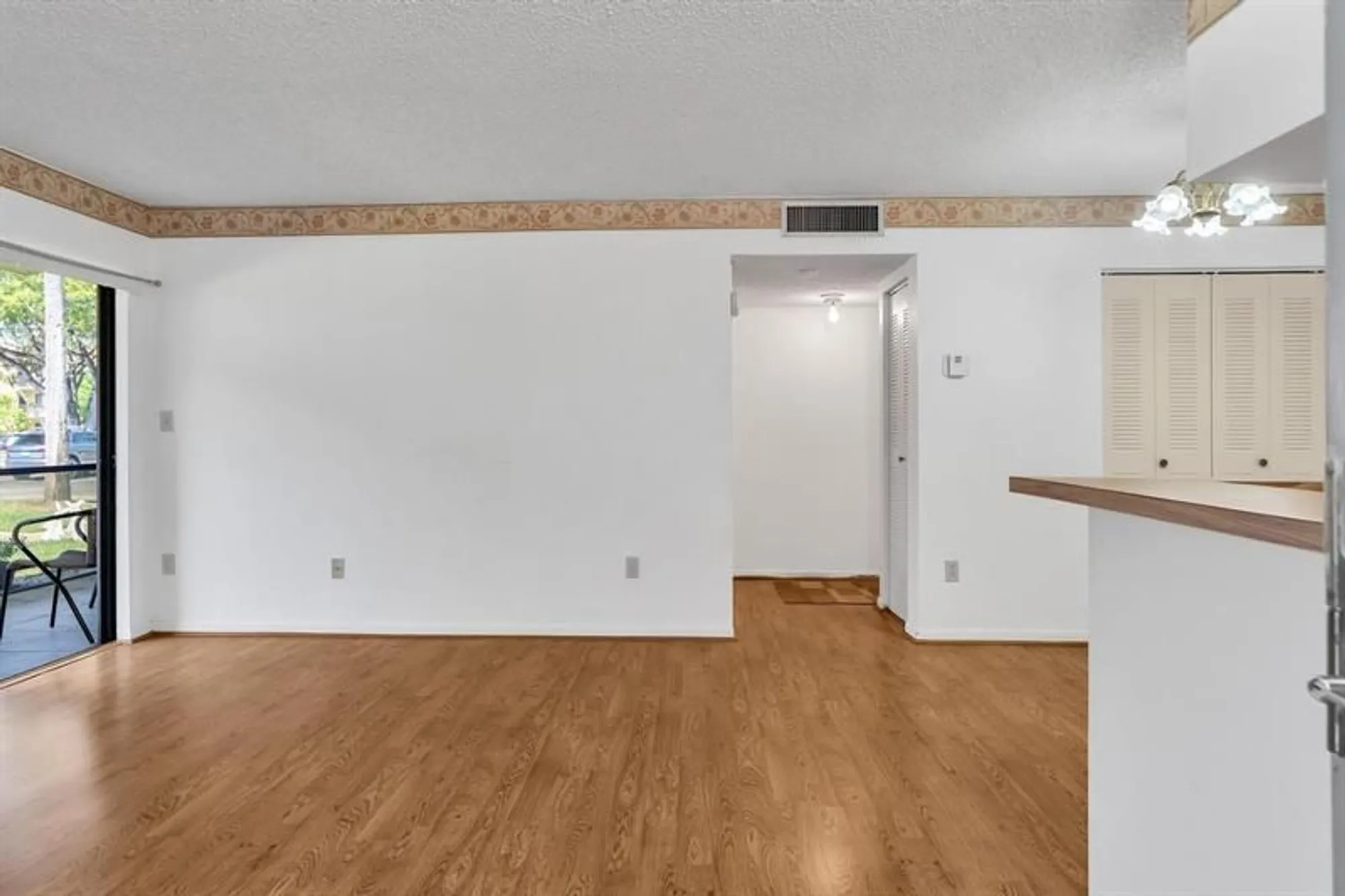 Property Slideshow image 7 of 34 | 7717 ashmont cr 109, Tamarac, FL, 33321