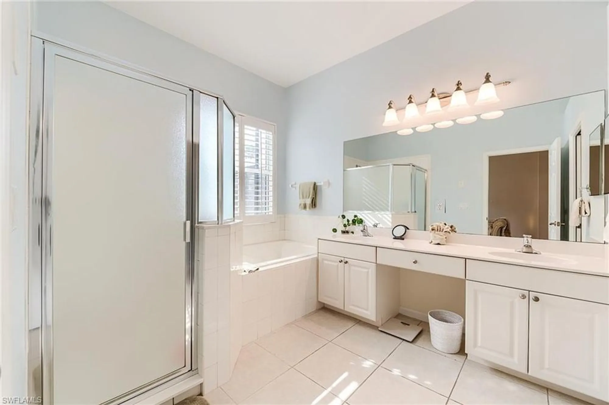 Property Slideshow image 32 of 38 | 3180 bramble cove ct, Fort Myers, FL, 33905