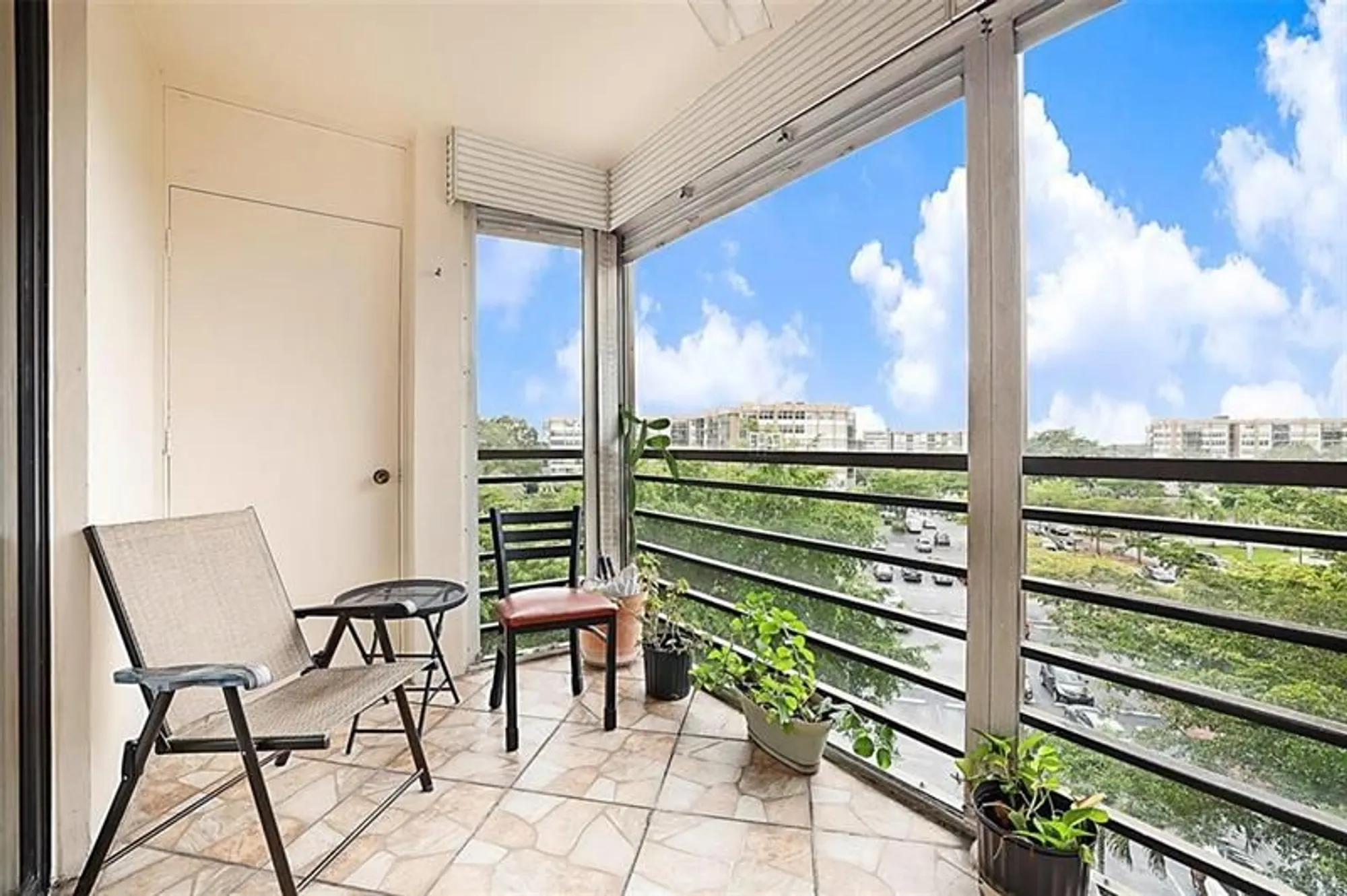 Property Slideshow image 21 of 26 | 1400 saint charles pl 616, Pembroke Pines, FL, 33026